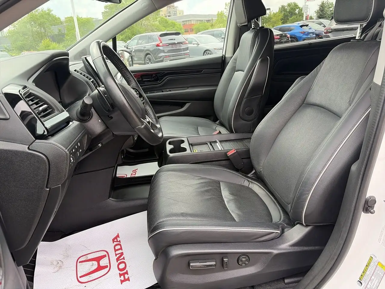 Honda Odyssey снимка Honda Odyssey