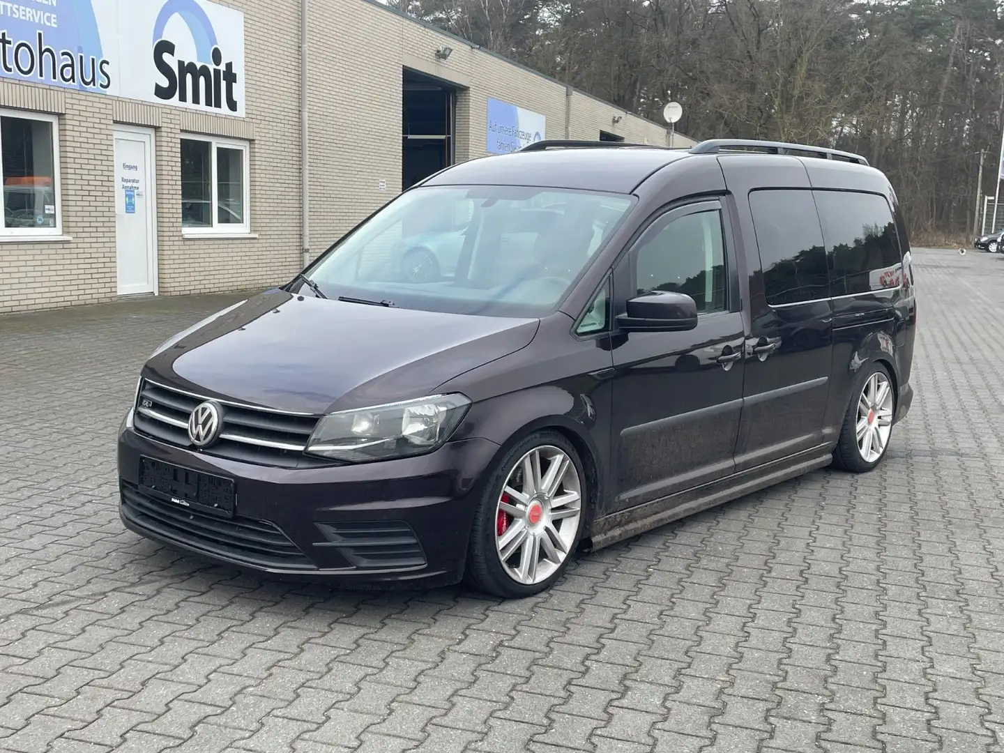 Volkswagen Caddy PKW Maxi Trendline BMT 7 - Sitzer Black - 1