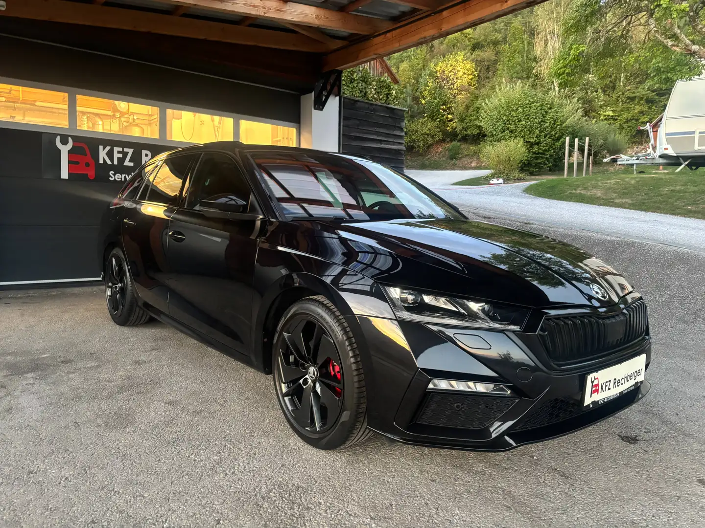 Skoda Octavia RS 4x4 MATRIX ANHÄNGEVORRICHTUNG MULTI SHZ VIRTUELL ACC KAMERA EL KLAPPE Schwarz - 1