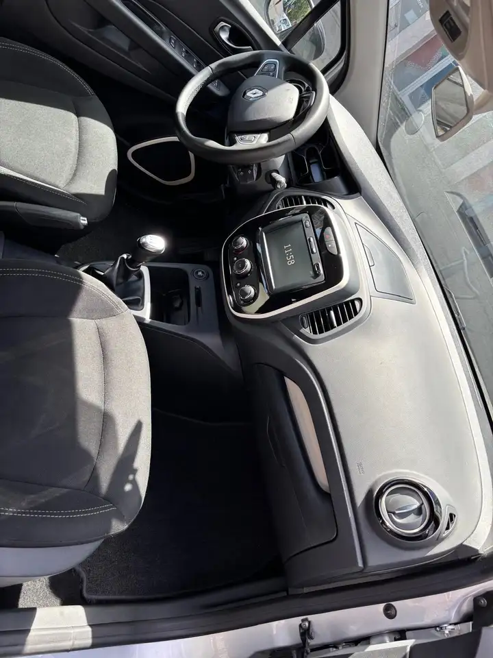 Renault Captur — photo 14