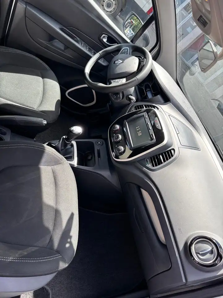 Renault Captur — photo 3
