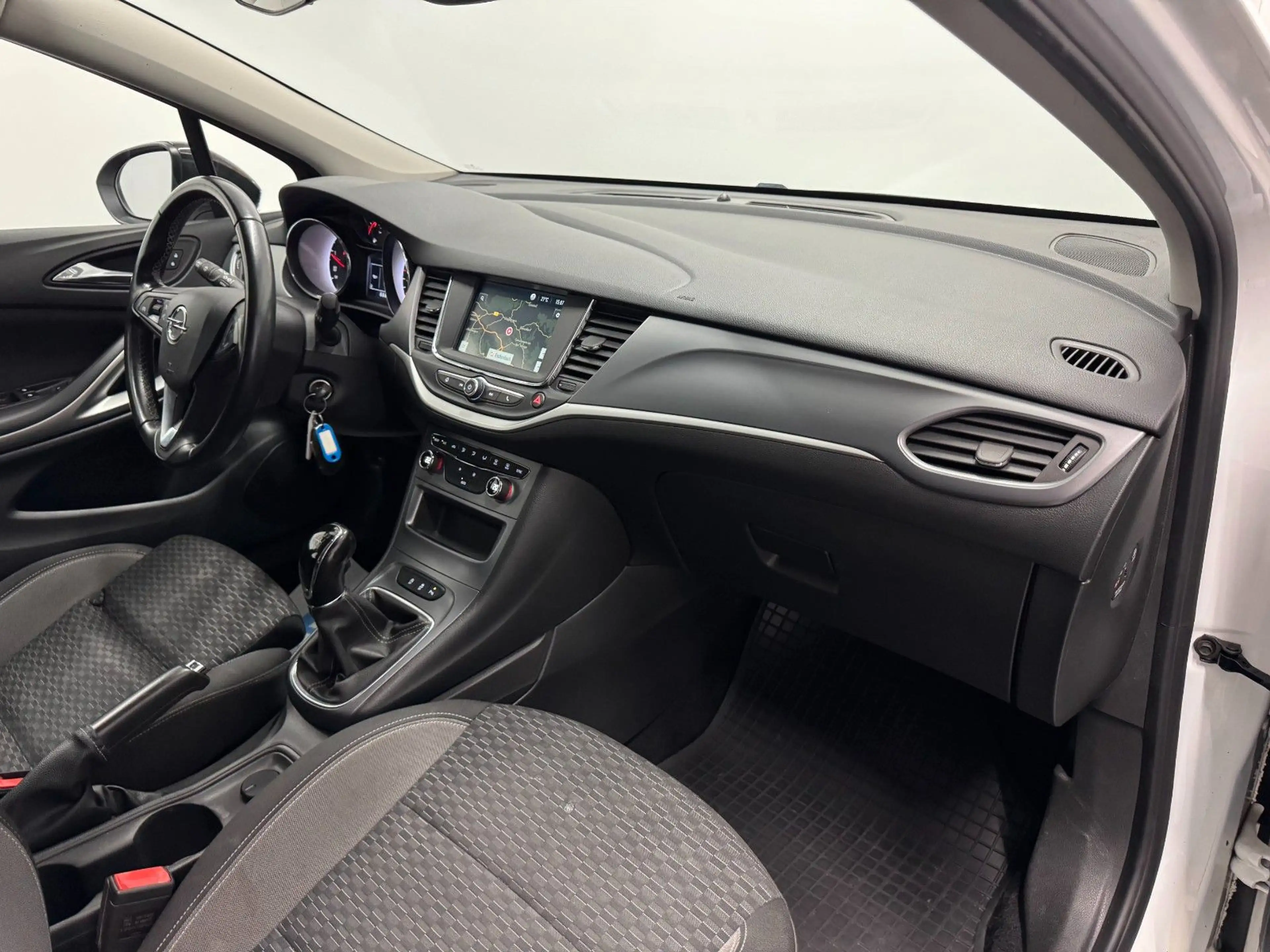 Opel Astra K Sports Tourer*PDC*AHK*NAVI*DAB*LED* — photo 16