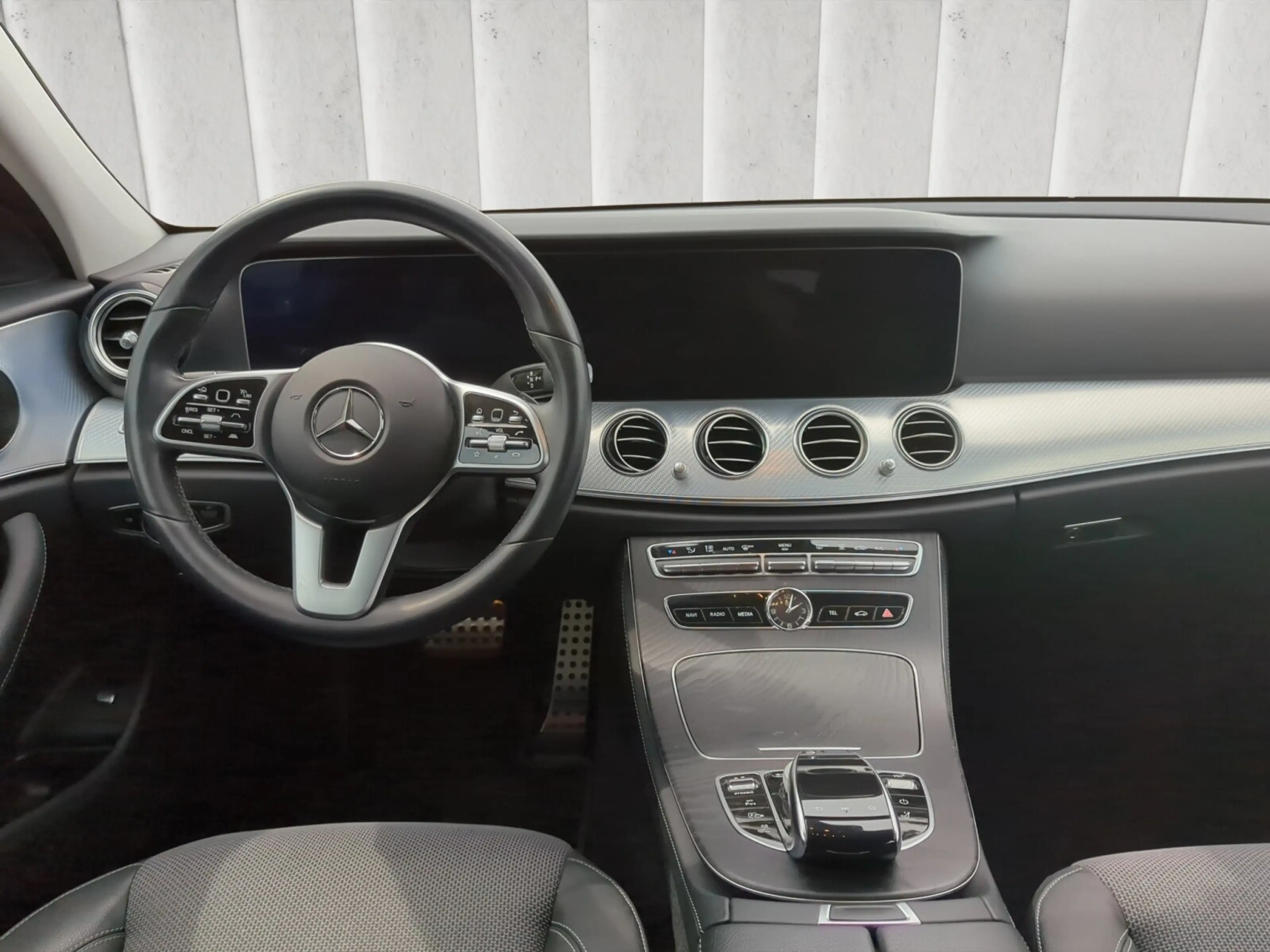 Mercedes-Benz E 300 E 300 T de 360° Kamera Memory Totwinkel Multibeam — photo 11