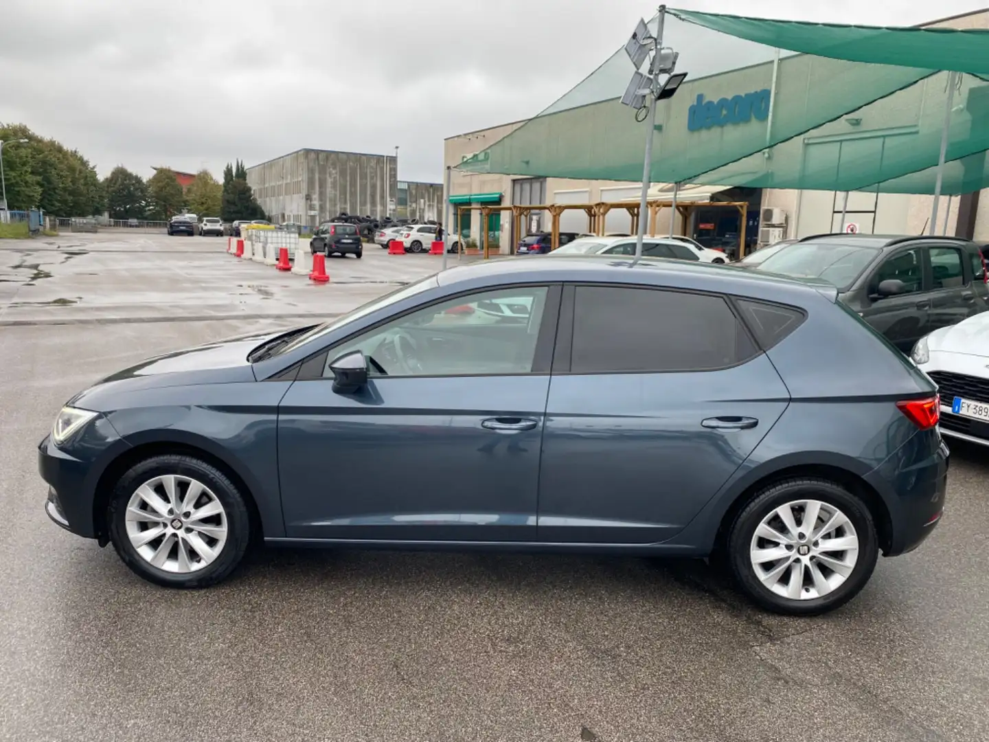 SEAT Leon 1.6 TDI 115 CV 5p. Business Grigio - 2
