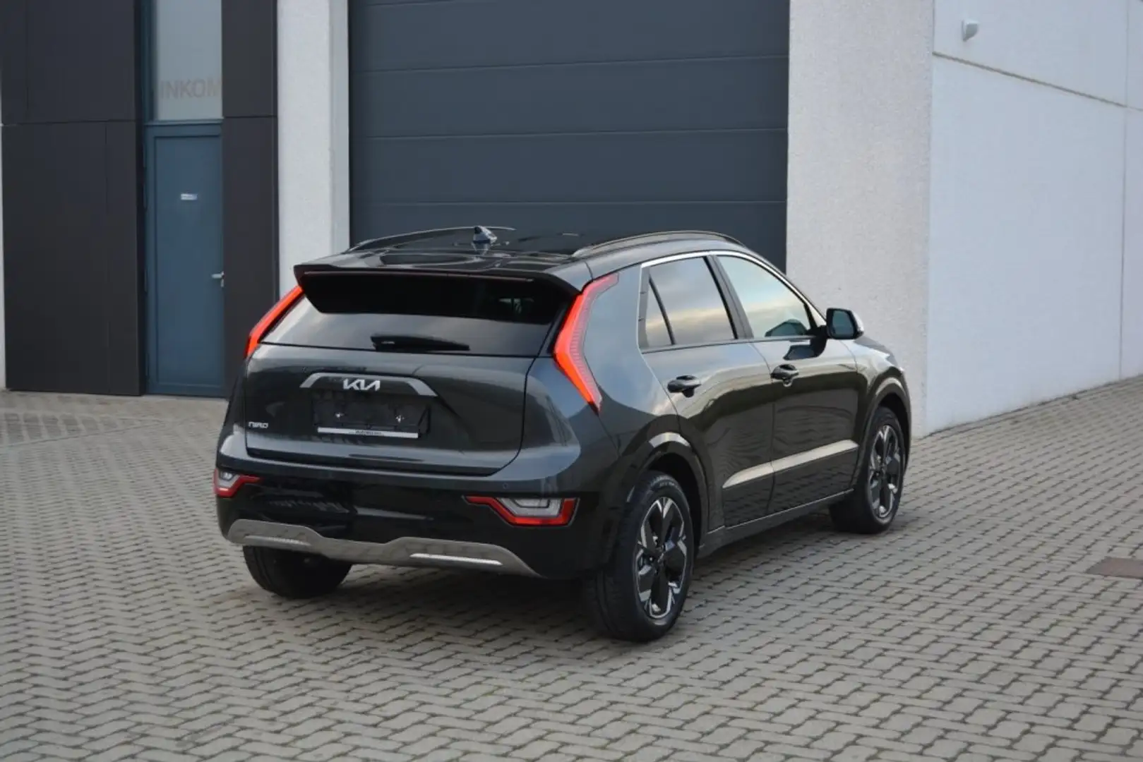 Kia Niro EV AIR Leder/Navi/BLIS/Warmtepomp 204PK 5jGarantie Grijs - 2