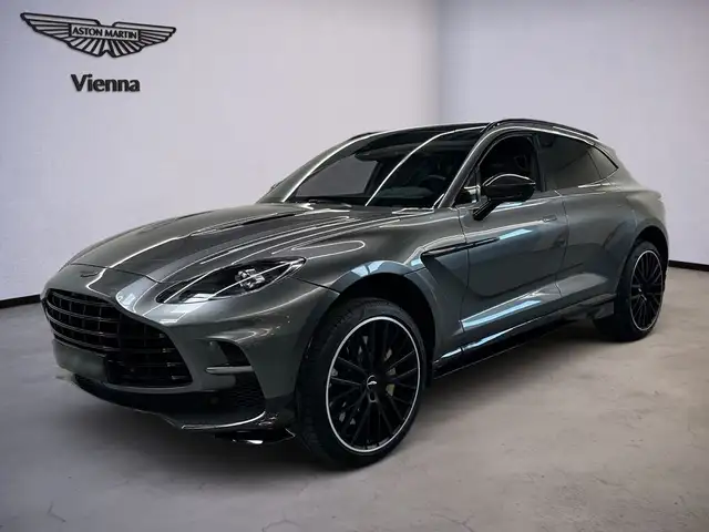 Aston Martin DBX DBX707 / Magnetic Silver / Carbon Lower & Upper /