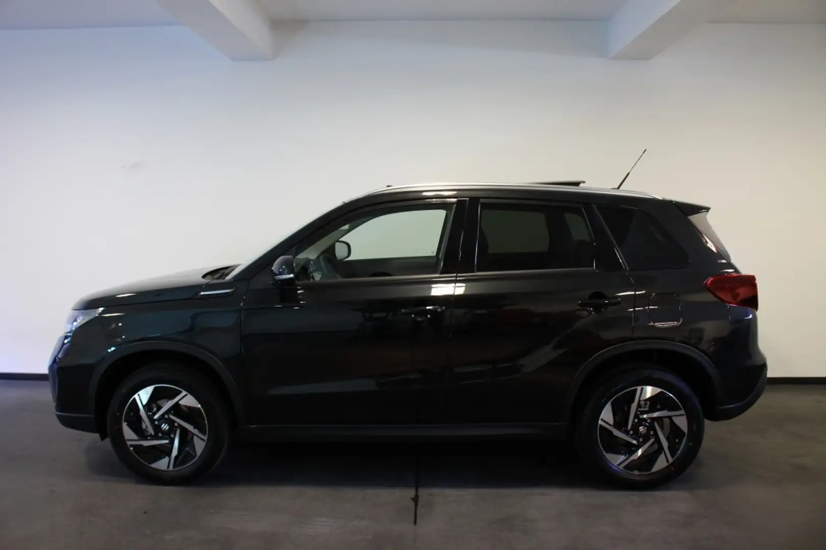 Suzuki Vitara Vitara Hybrid, Pano, Airco, Stoelverw, Camera Zwart - 2