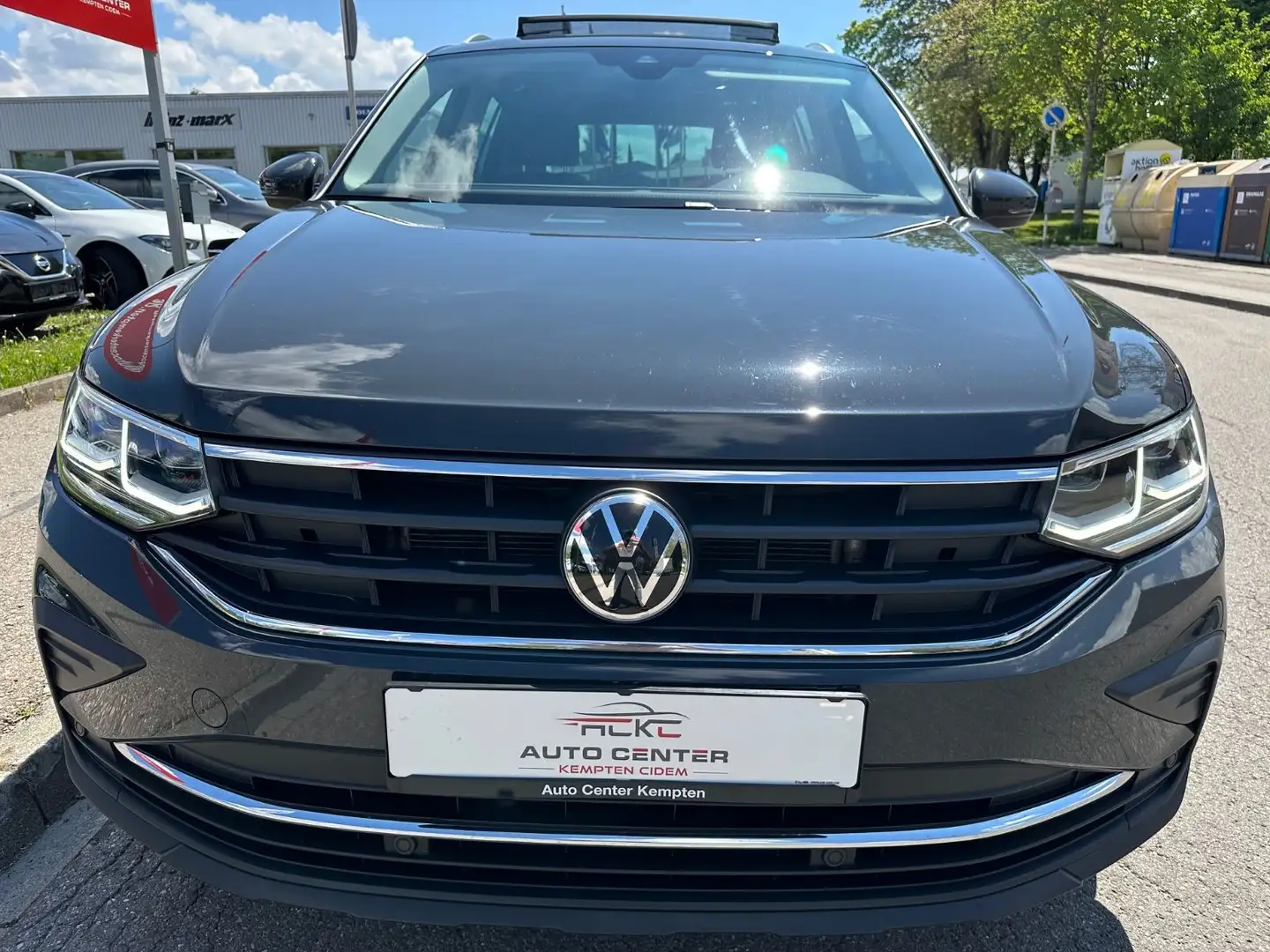 Volkswagen Tiguan Active*PANORAMA*NAVI*KAMERA*LED Grau - 2