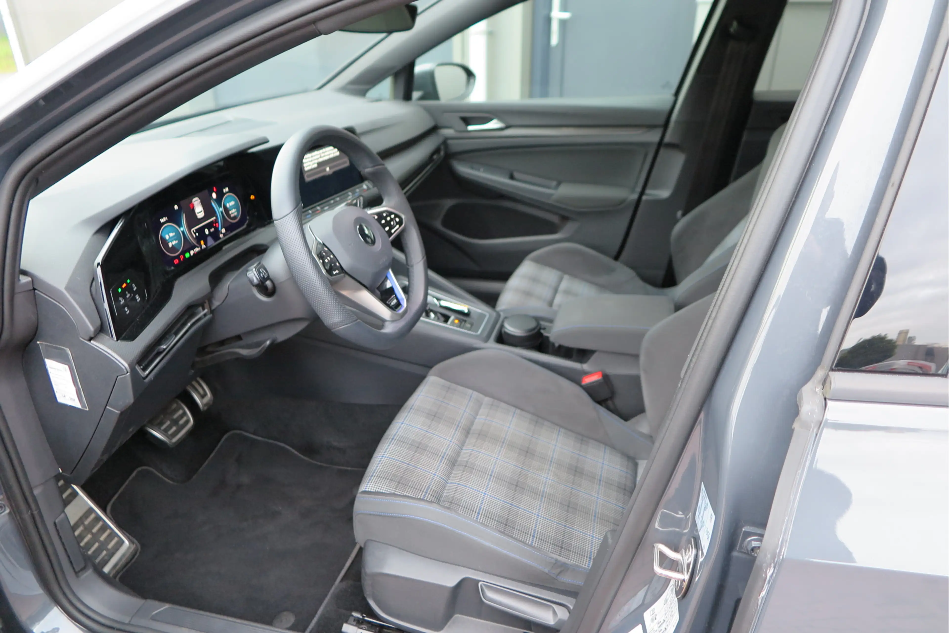 Volkswagen Golf GTE 1.4 eHybrid 245pk ,SOH 91%. ACC, PDC, Virtual cock — photo 18