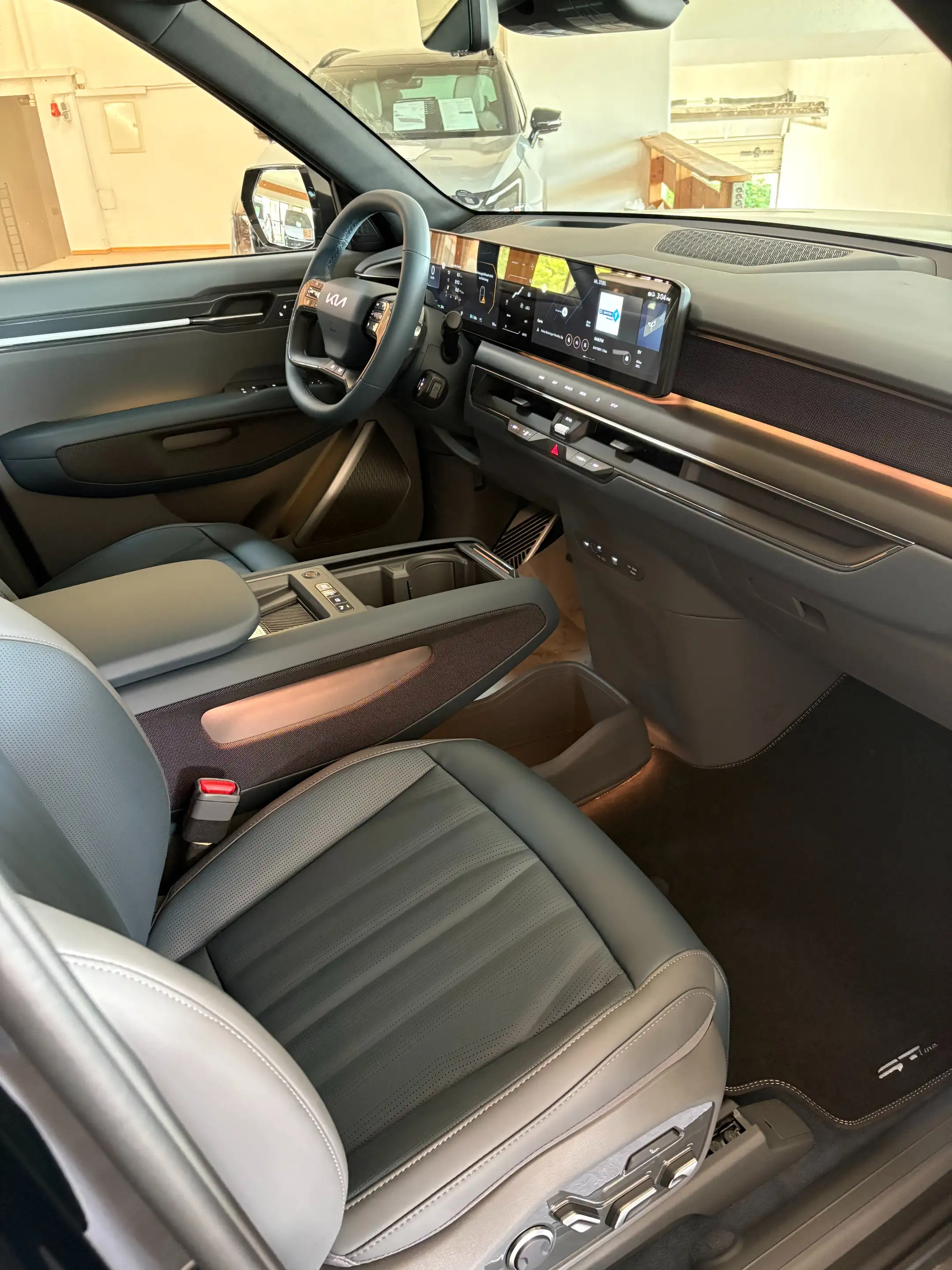 Kia EV9 GT-Line 4WD — photo 11