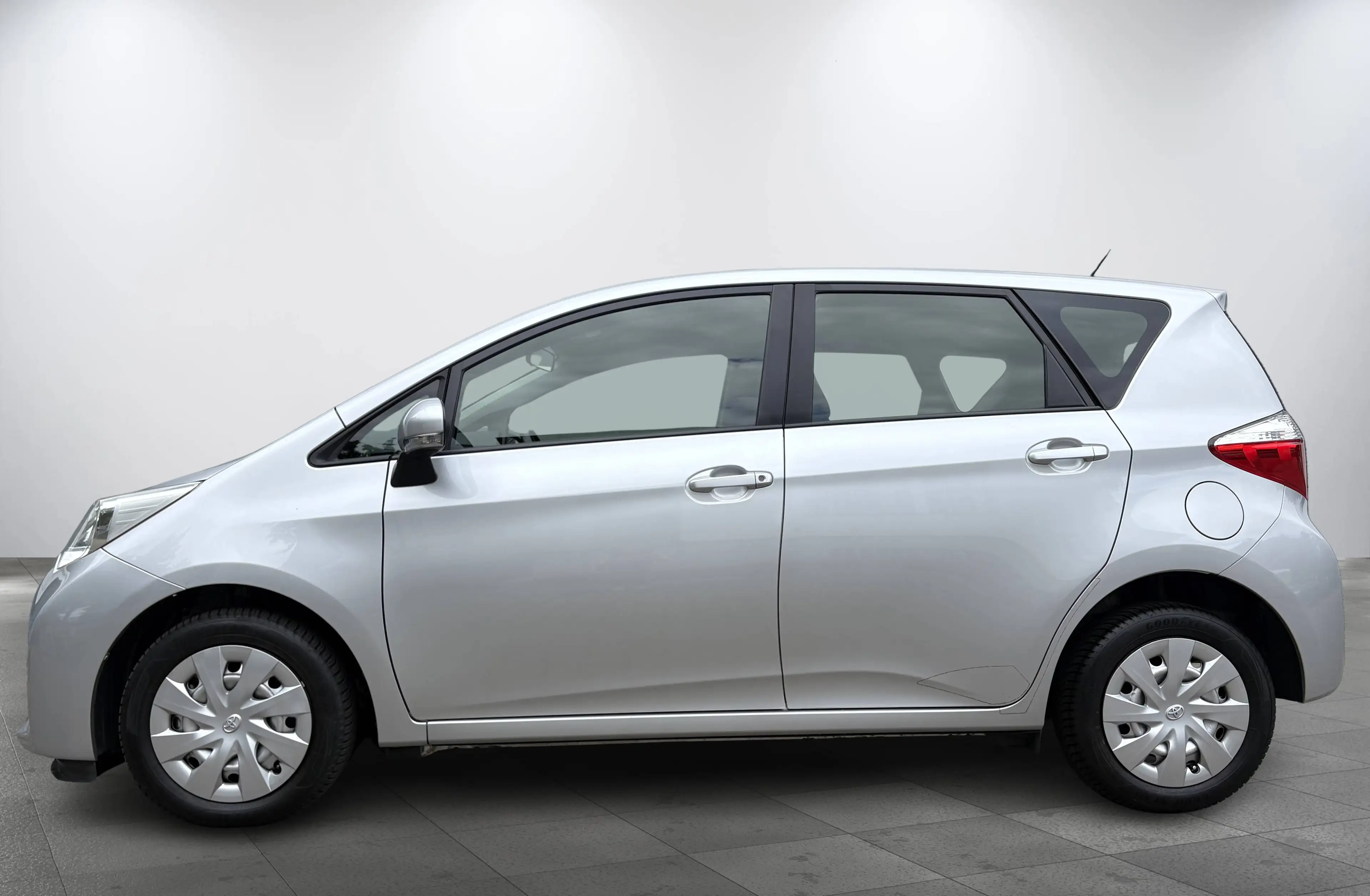 Toyota Verso-S Life Automatik Kamera Klimaanlage Radio Bluetooth — photo 3