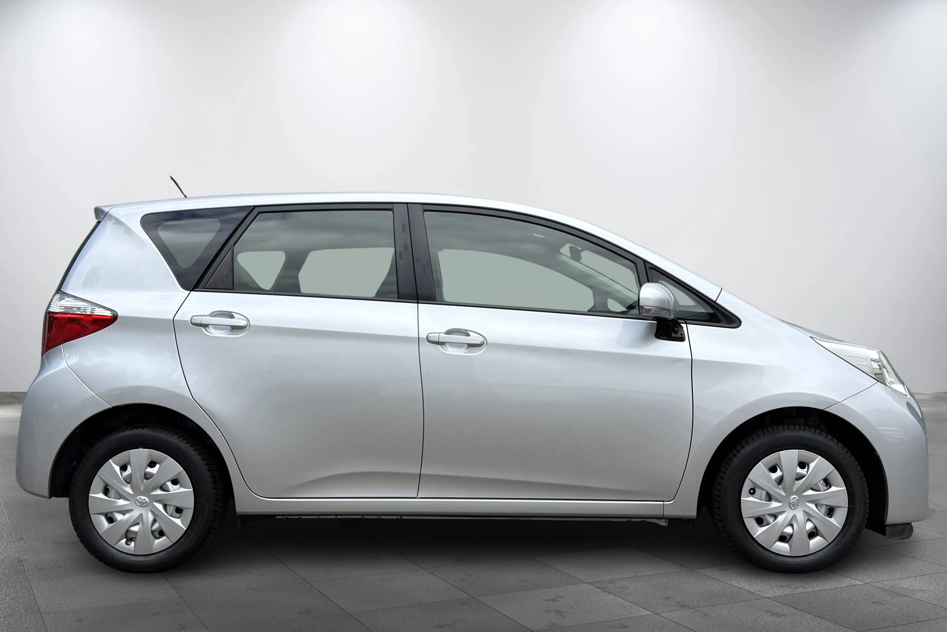 Toyota Verso-S Life Automatik Kamera Klimaanlage Radio Bluetooth — photo 4
