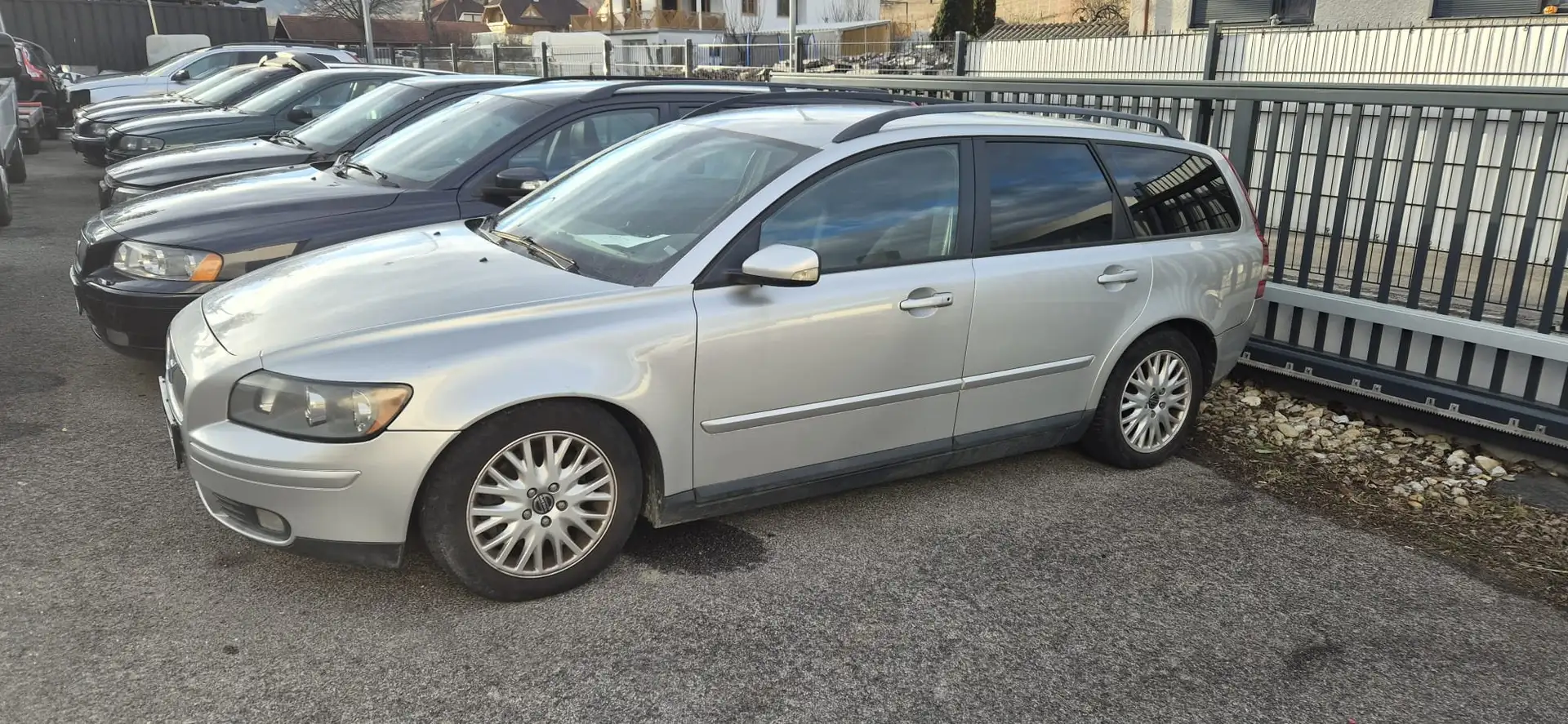 Volvo V50 2.0 D Momentum Silber - 1