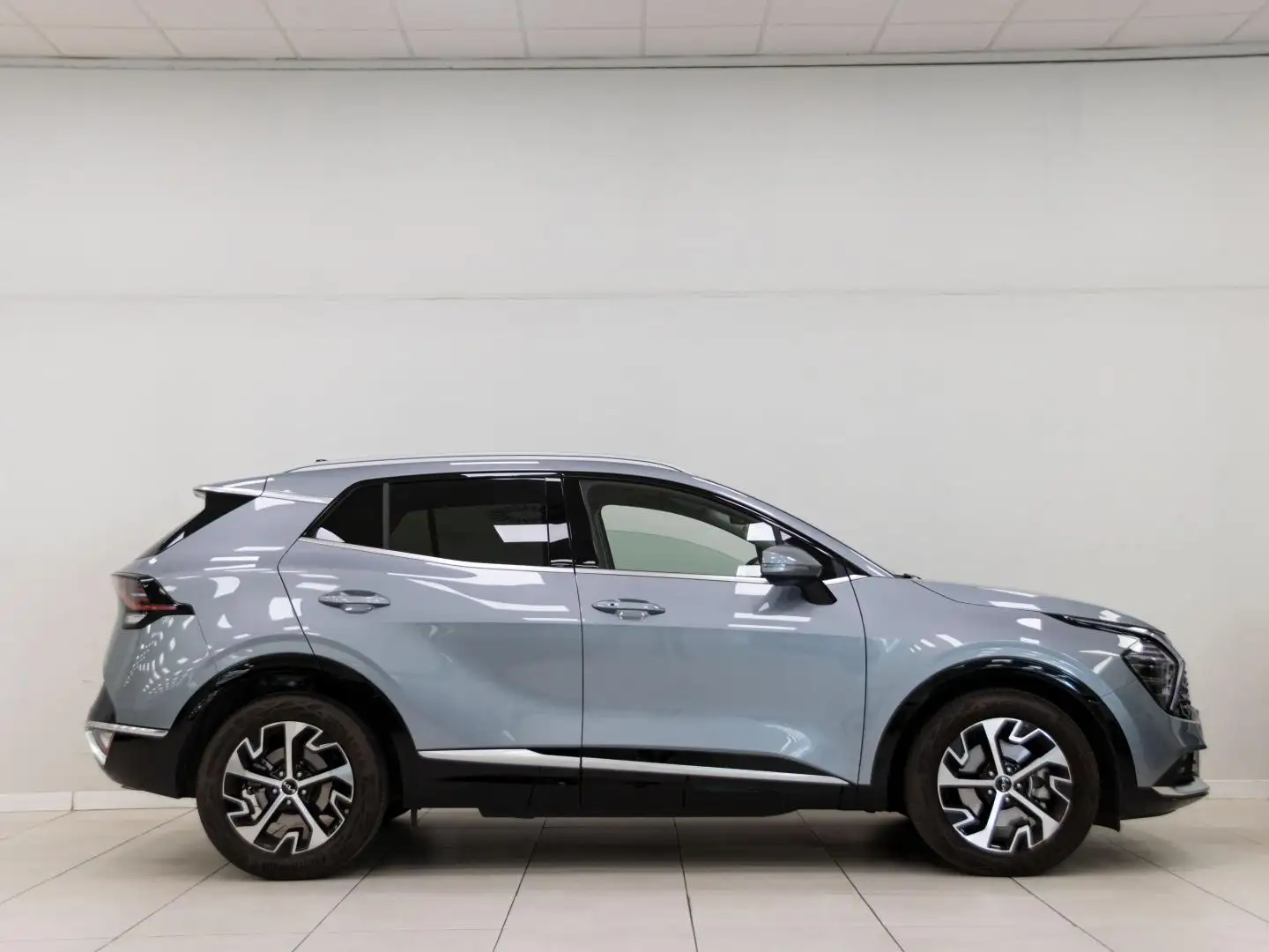 Kia Sportage 1.6 T-GDi MHEV Tech 150 Plateado - 2