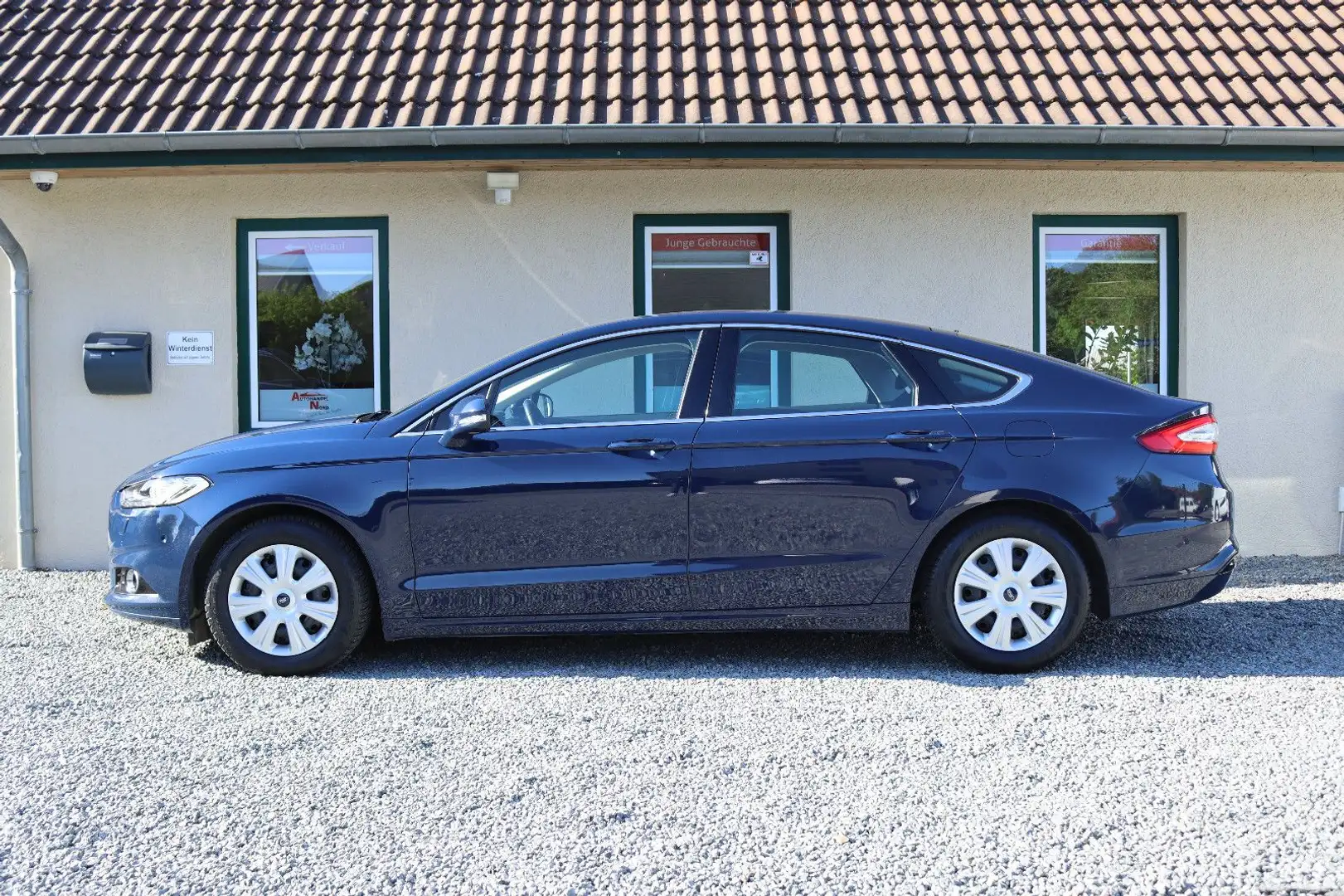 Ford Mondeo Lim. Titanium 2.0 TDCI AHK/NAVI/LED/1.Han Modrá - 2