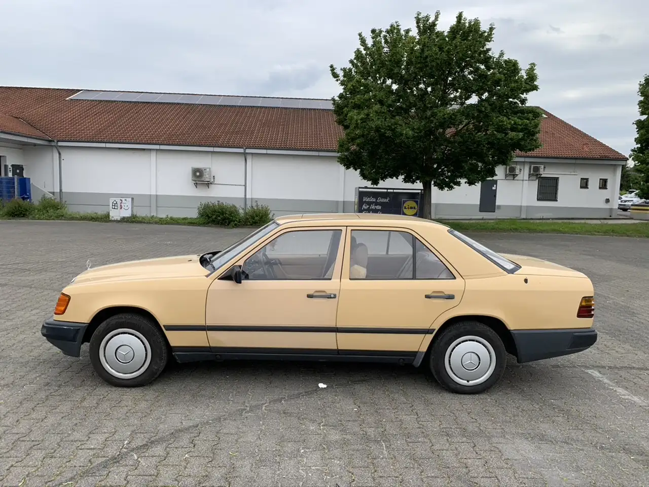 Mercedes-Benz 200D, foto 7