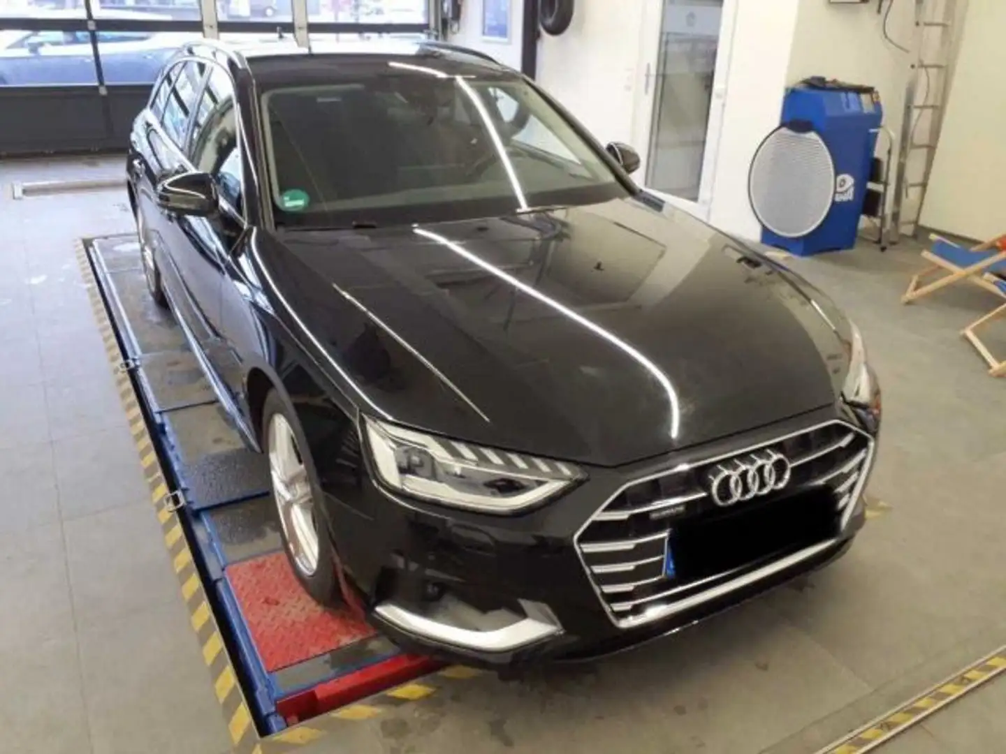 Audi A4 advanced 45 TFSI quattro 180(245) kW(PS Schwarz - 2