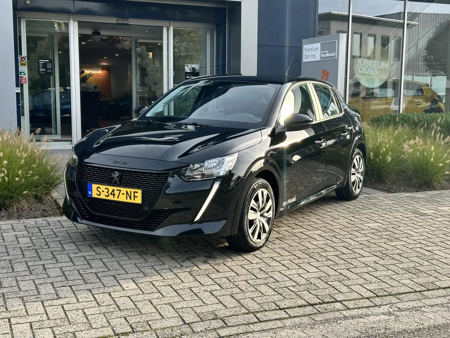 Peugeot e-208 EV Active 50 kWh Apple carplay Černá - 2