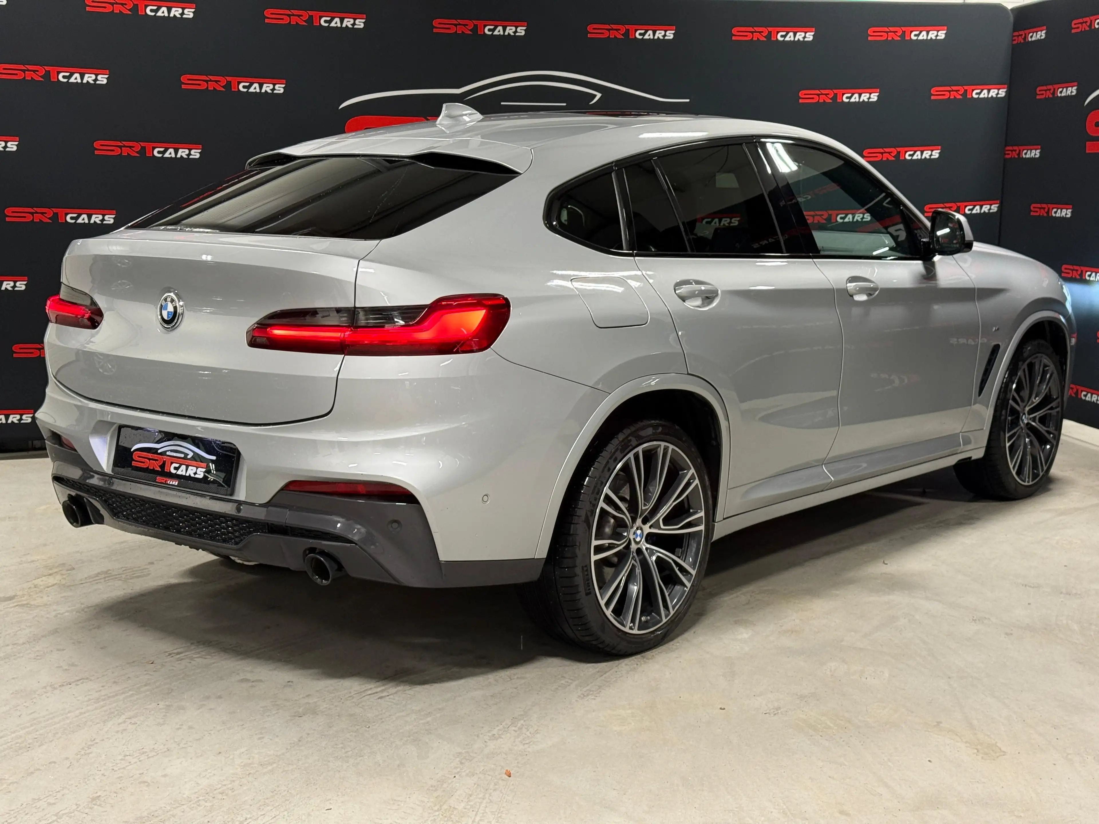 BMW X4 xDrive 20d M Sport*Carbon*Panorama*AHK*Kamera*Harman/Kardon*LED*Massage*ToterWinkel*KeylessGO*HeadUp — photo 4