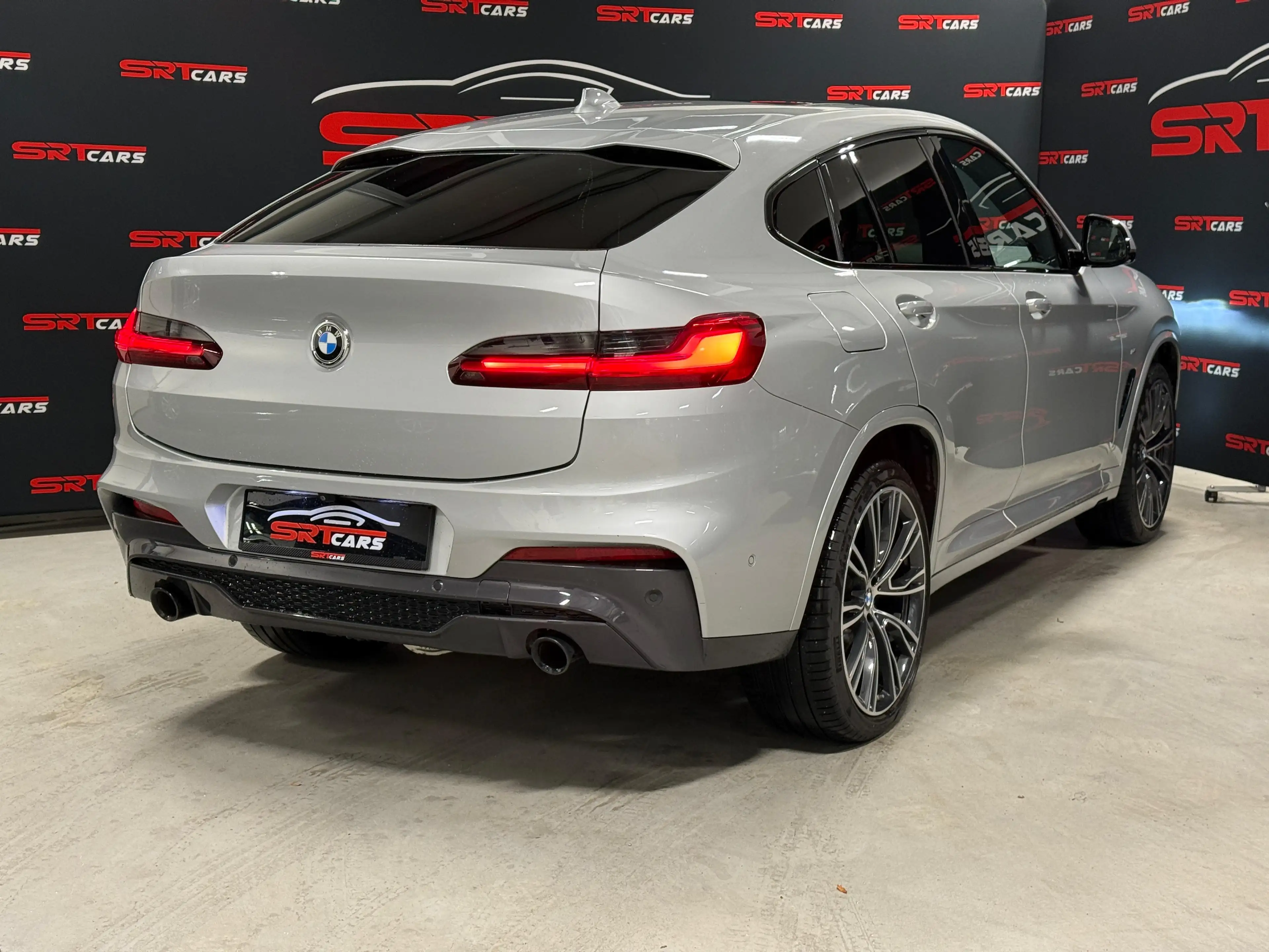 BMW X4 xDrive 20d M Sport*Carbon*Panorama*AHK*Kamera*Harman/Kardon*LED*Massage*ToterWinkel*KeylessGO*HeadUp — photo 3
