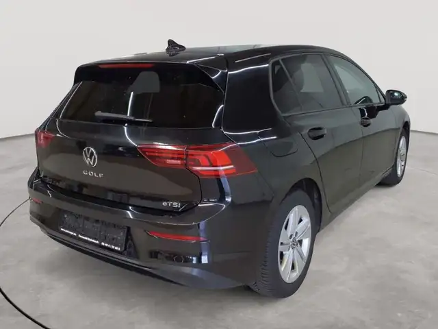 Volkswagen Golf view 4