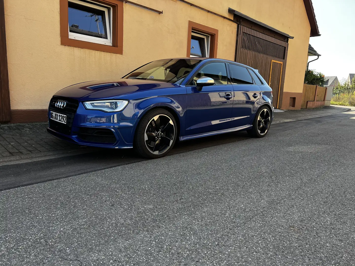 Audi S3 2.0 TFSI quattro Blau - 2