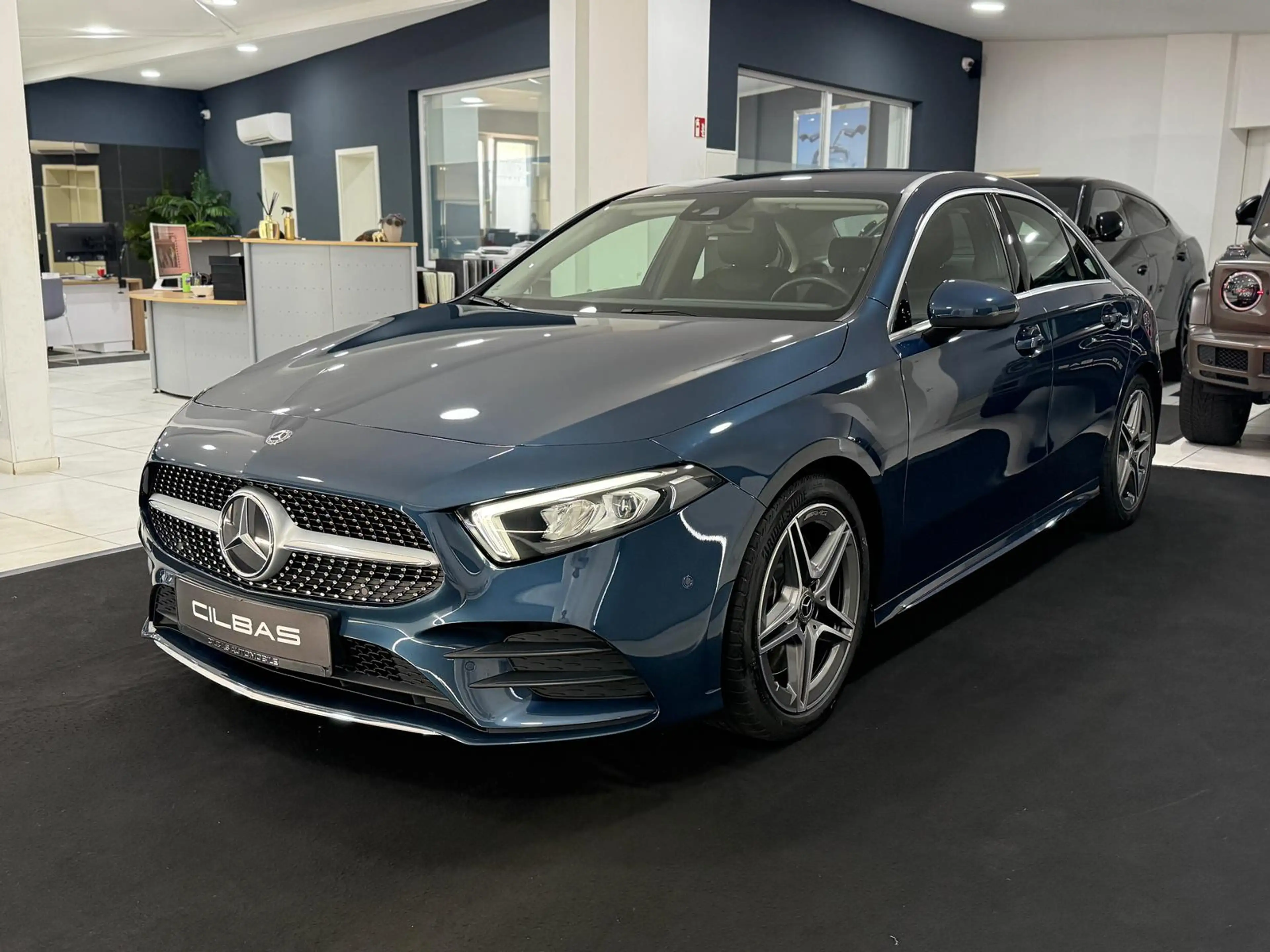 Mercedes-Benz A 250 7G LIMO AMG-LINE*WIDESCREEN*LED*SPURH*SHZ* — photo 2