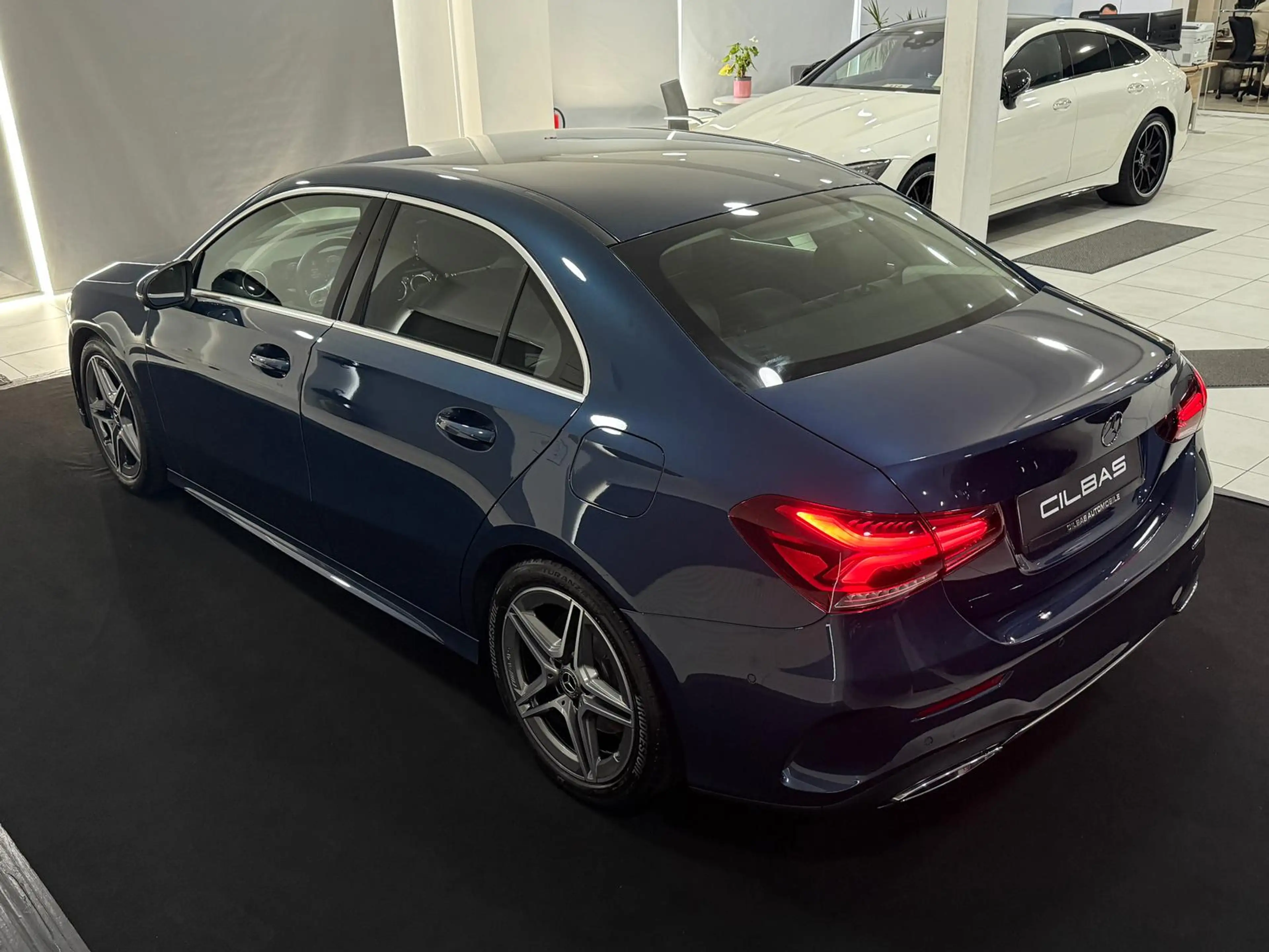 Mercedes-Benz A 250 7G LIMO AMG-LINE*WIDESCREEN*LED*SPURH*SHZ* — photo 9