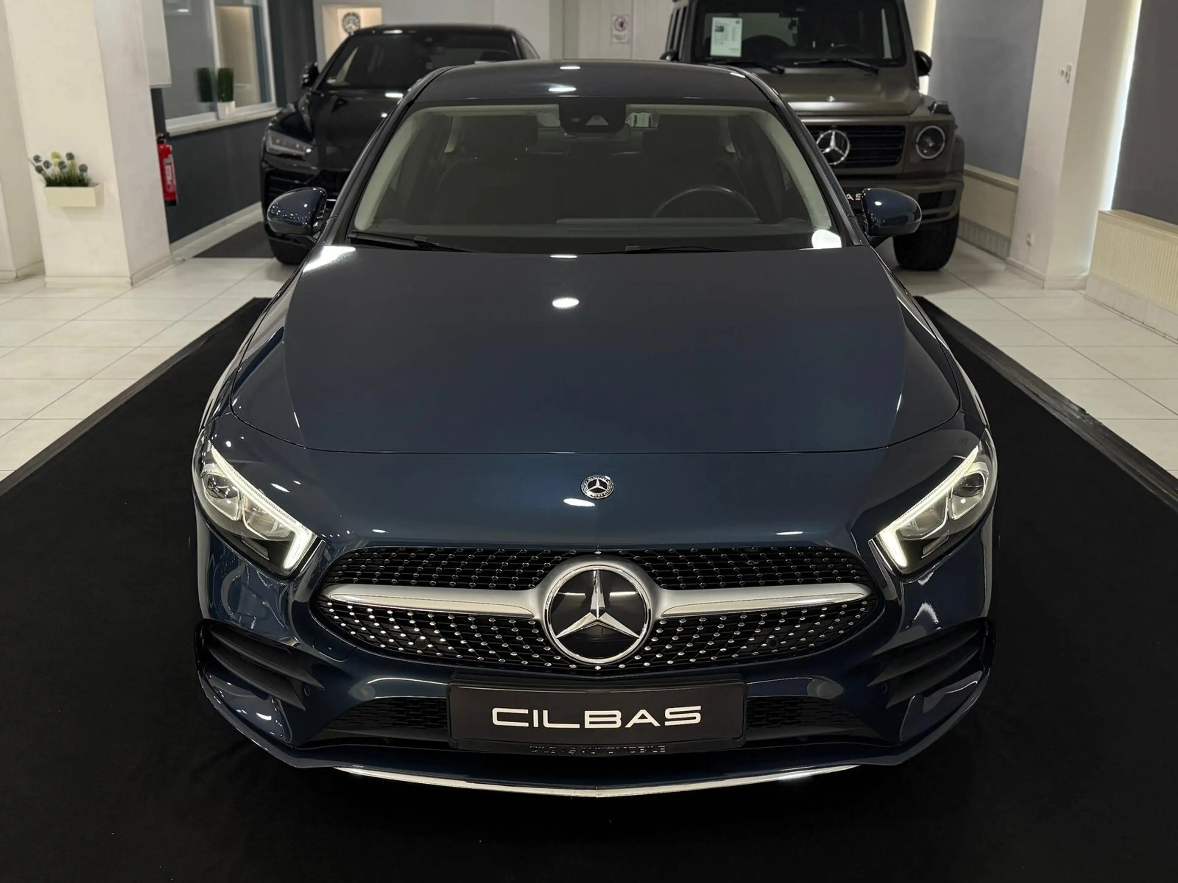 Mercedes-Benz A 250 7G LIMO AMG-LINE*WIDESCREEN*LED*SPURH*SHZ* — photo 3