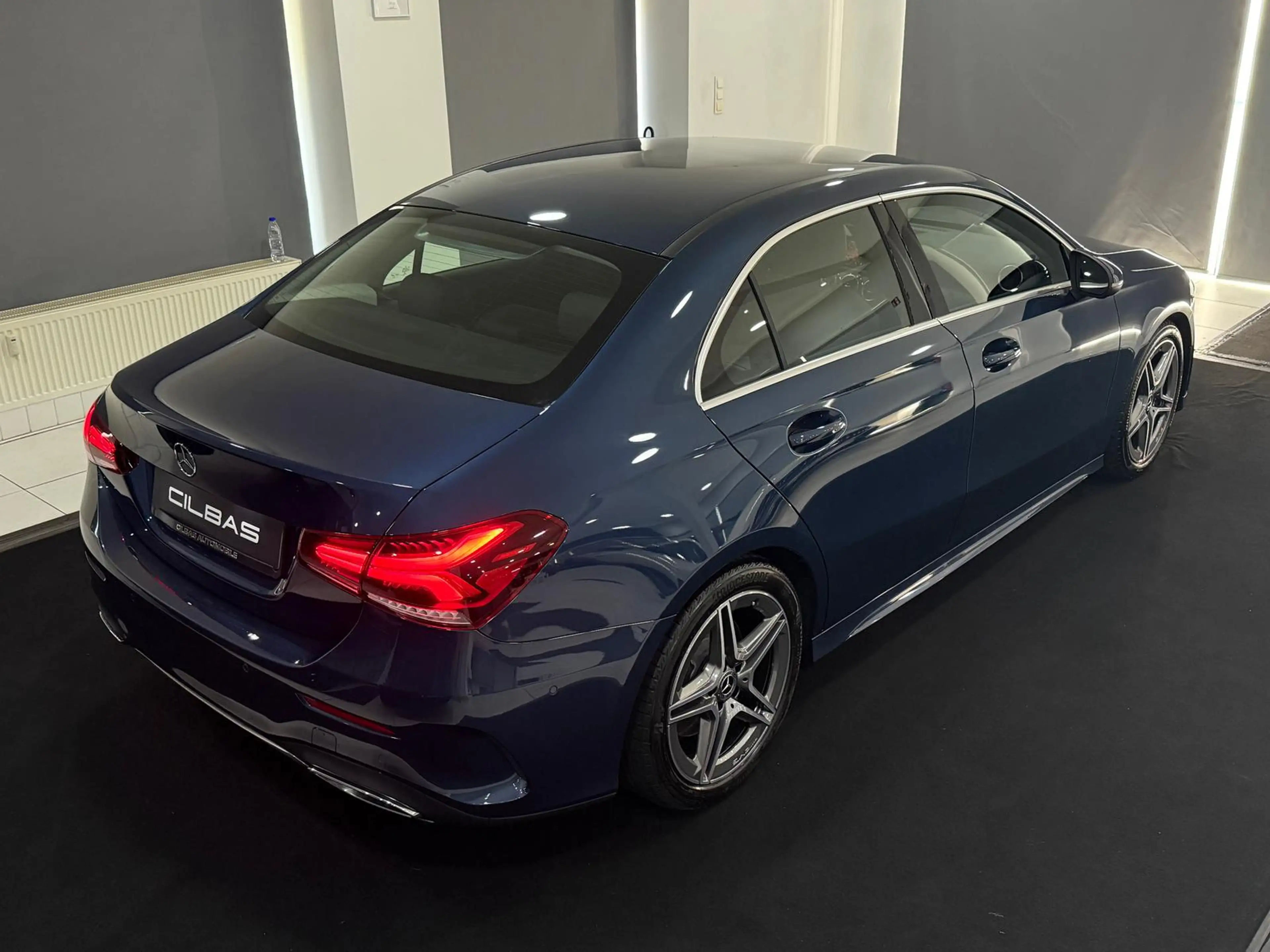 Mercedes-Benz A 250 7G LIMO AMG-LINE*WIDESCREEN*LED*SPURH*SHZ* — photo 4