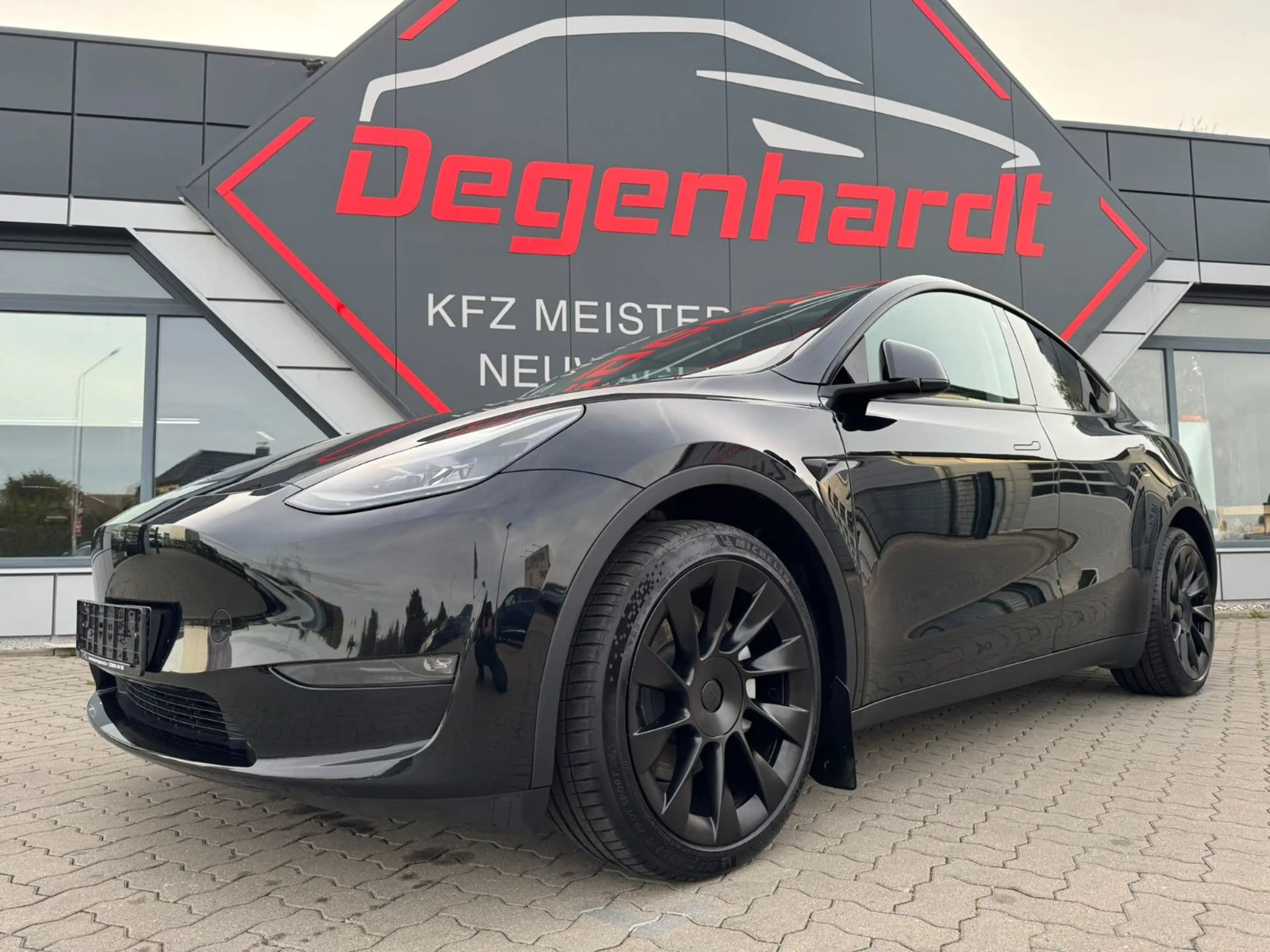 Tesla Model Y Long Range Dual AWD 20" Induction FSD — photo 4