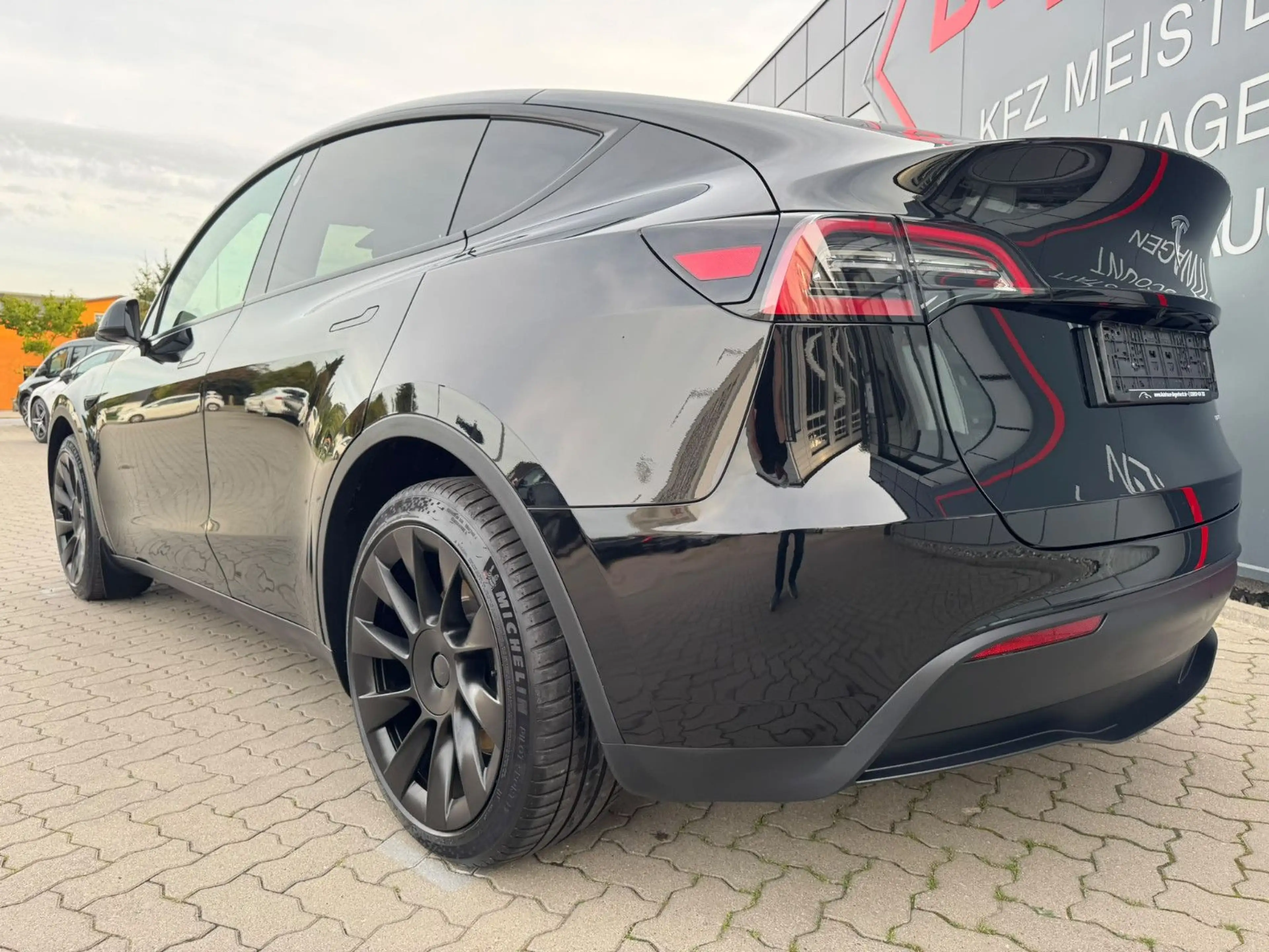 Tesla Model Y Long Range Dual AWD 20" Induction FSD — photo 14