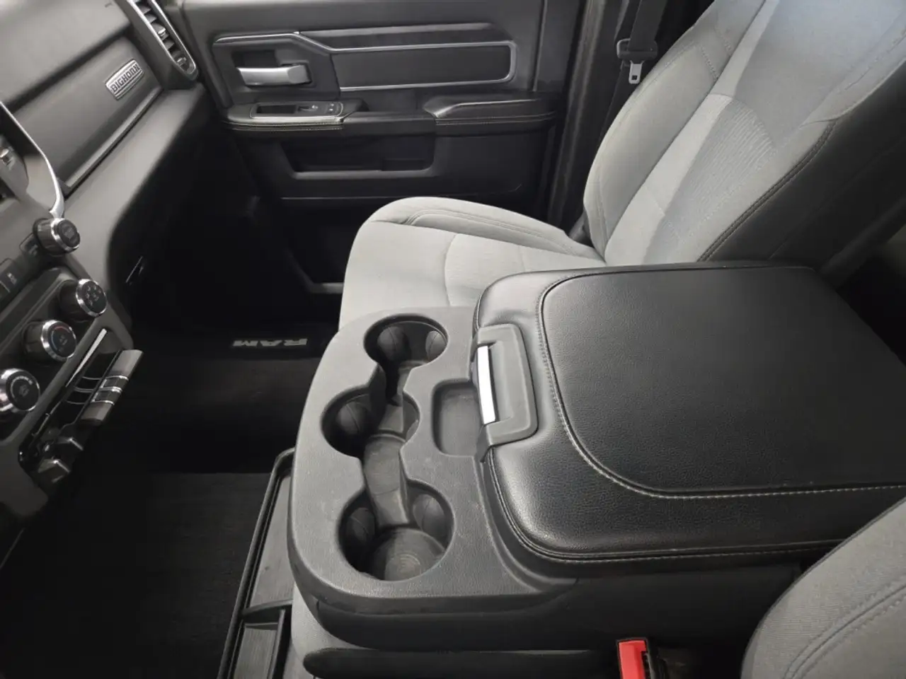 RAM 3500 снимка RAM 3500