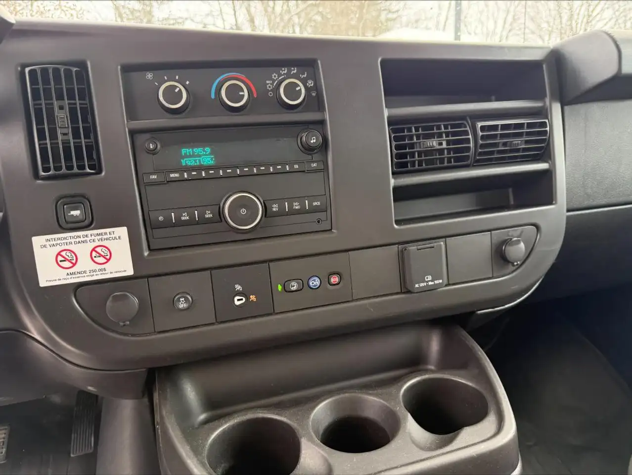 GMC Savana 3500 снимка GMC Savana 3500