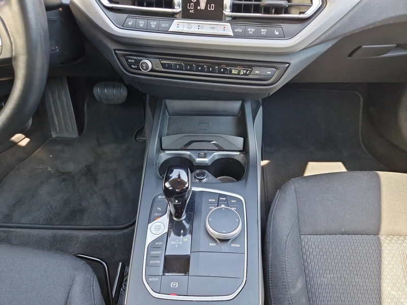 BMW 218 Advantage — photo 10