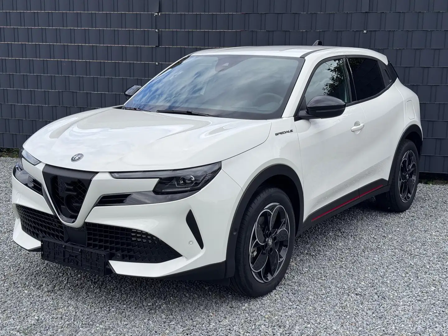 Alfa Romeo Junior 1.2 VGT Speciale Automatik Weiß - 2