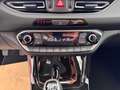 Hyundai i30 Kombi Family Sitzheizung Navi Rückfahrkamera PDC Schwarz - thumbnail 13