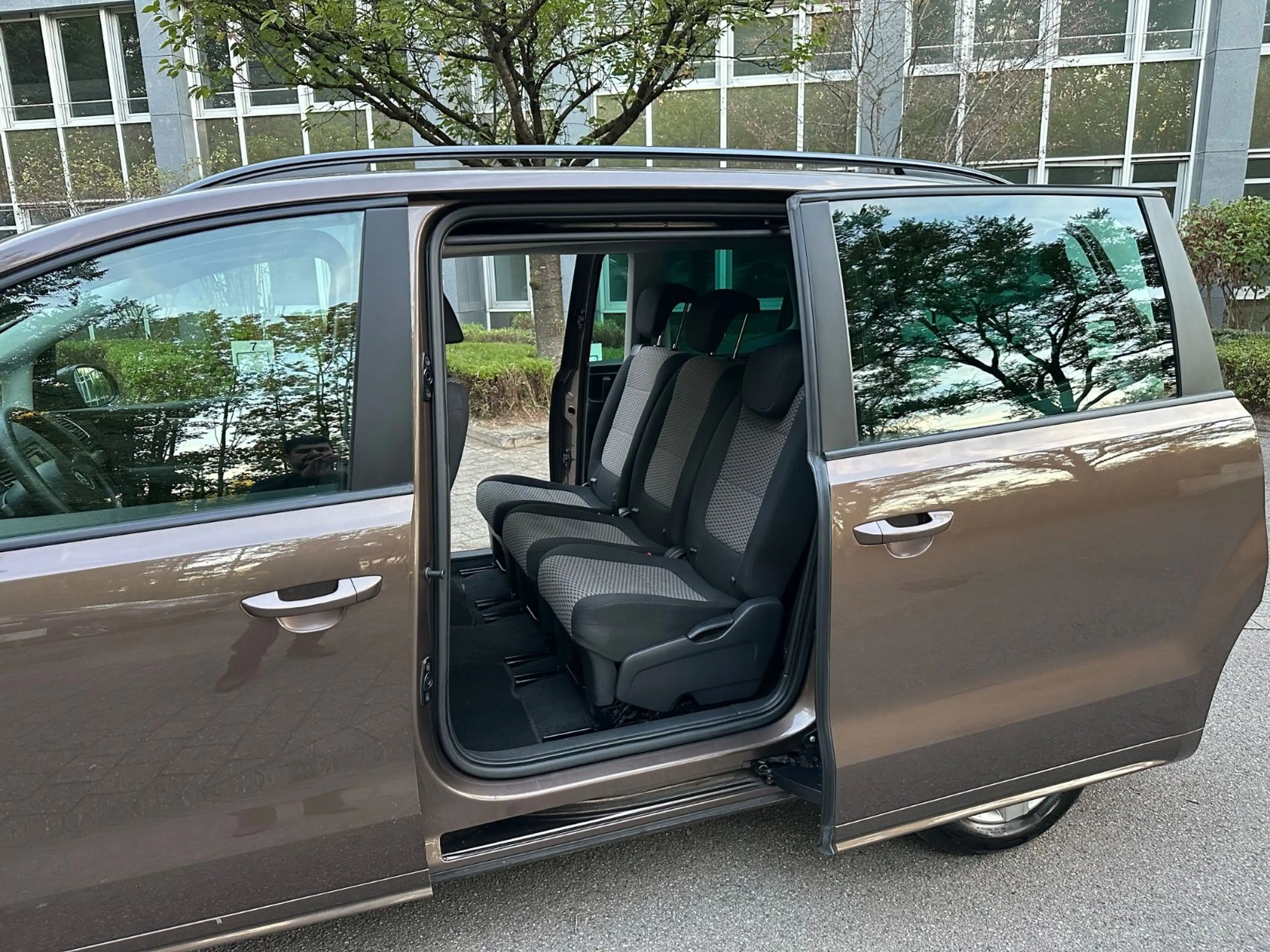 Volkswagen Sharan Trendline BMT — photo 11
