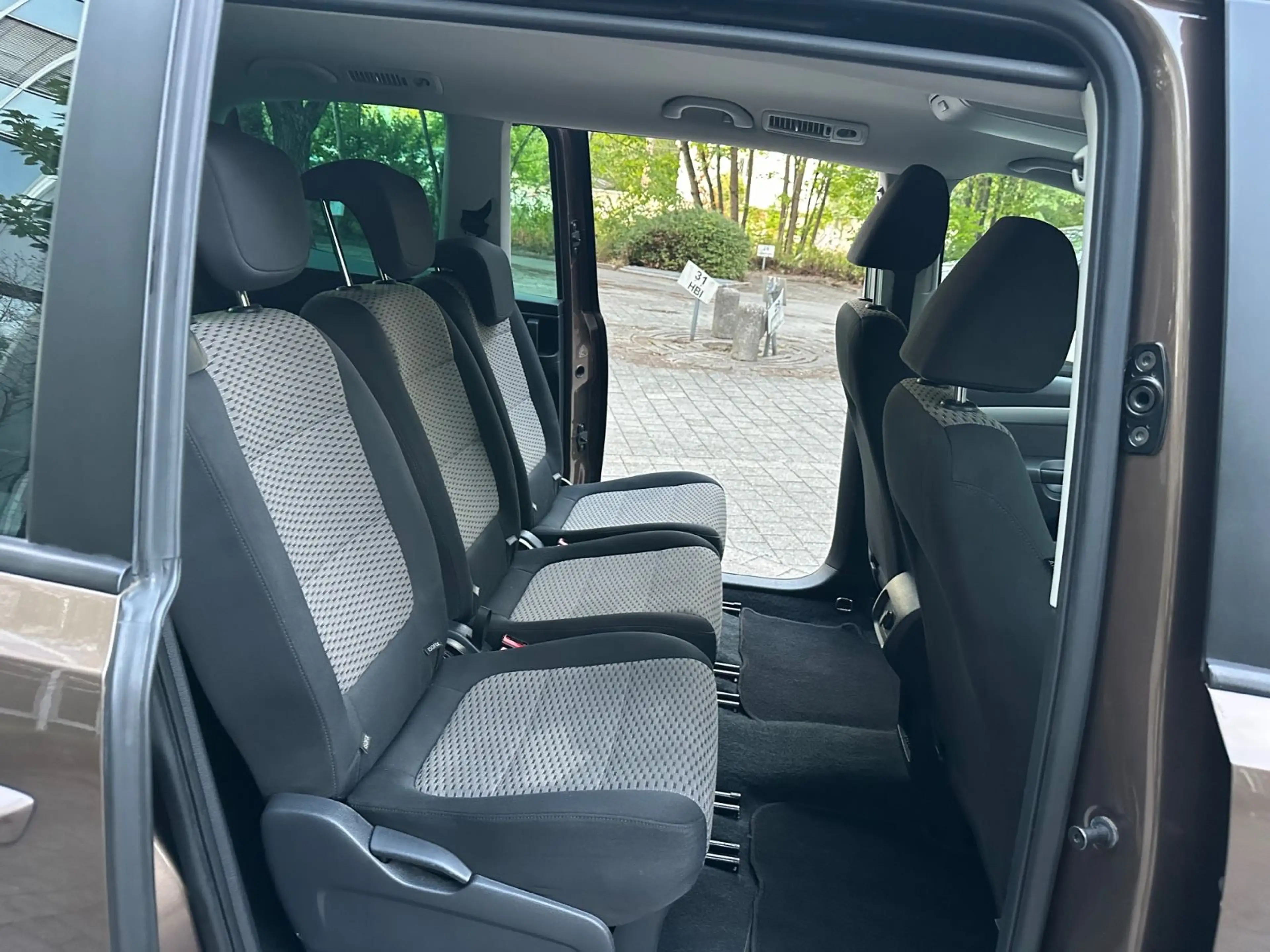 Volkswagen Sharan Trendline BMT — photo 12