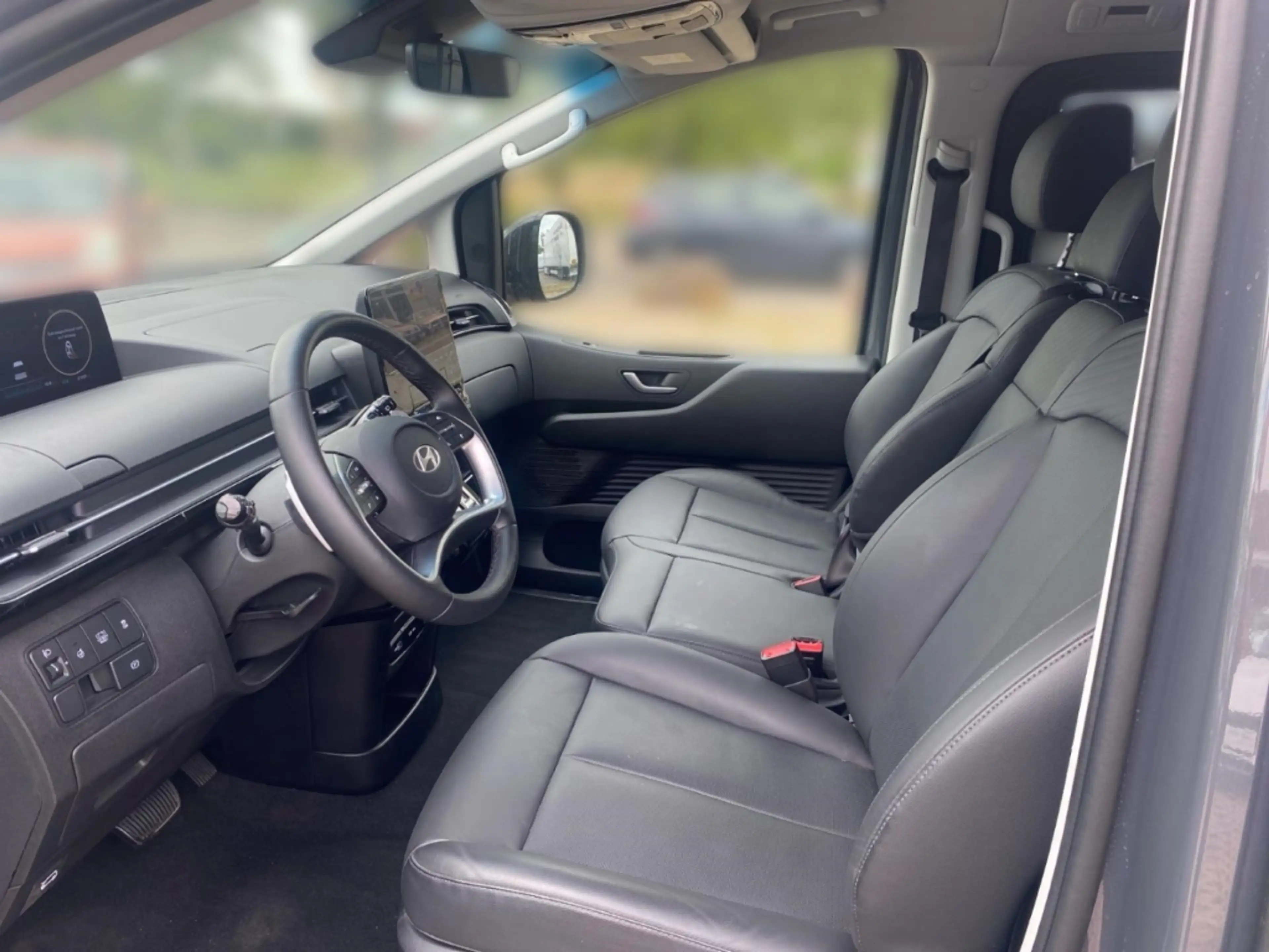 Hyundai STARIA Prime Hybrid 2WD 9-Sitzer 225PS Leder 360° LED — photo 6