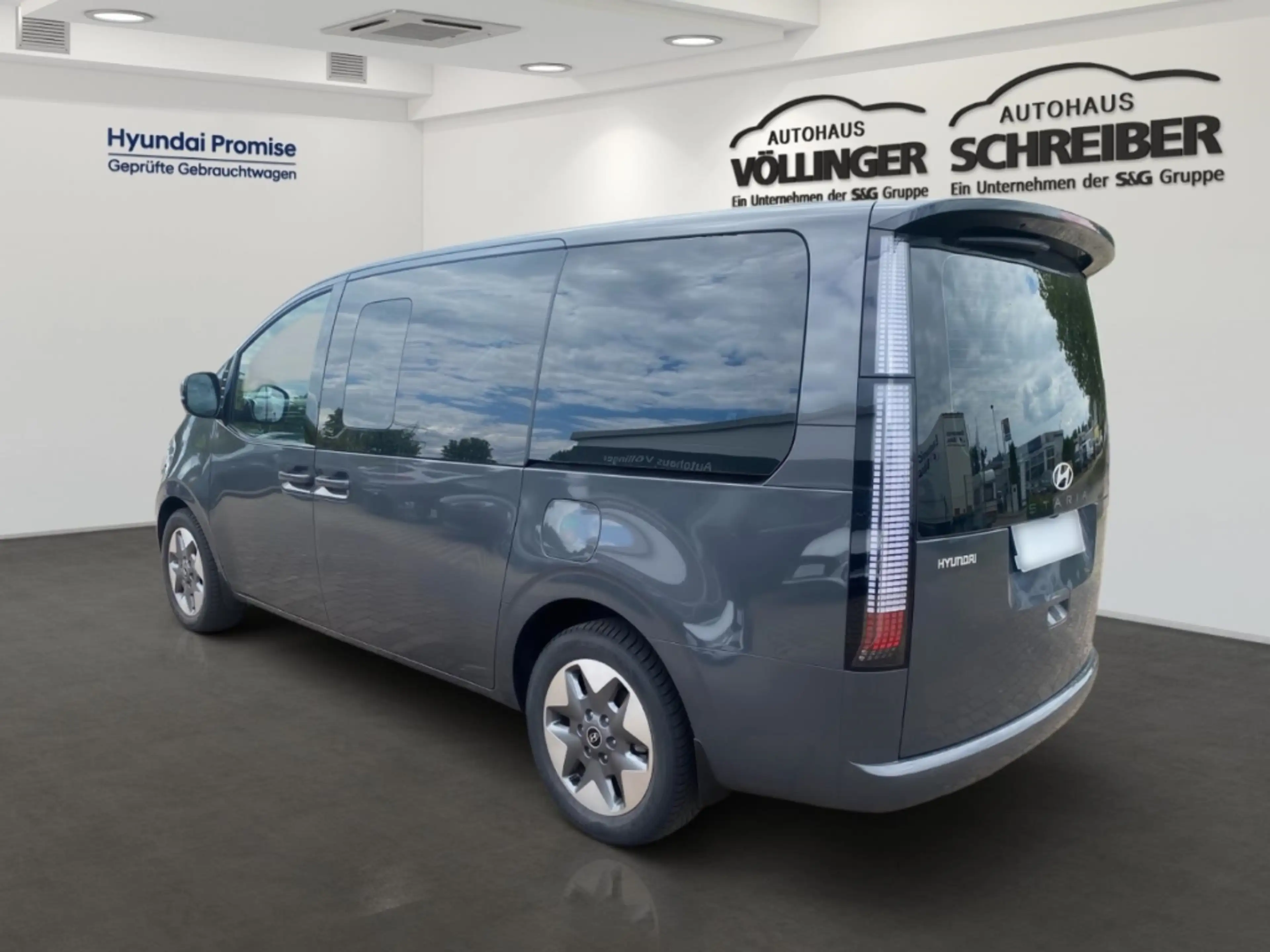 Hyundai STARIA Prime Hybrid 2WD 9-Sitzer 225PS Leder 360° LED — photo 4