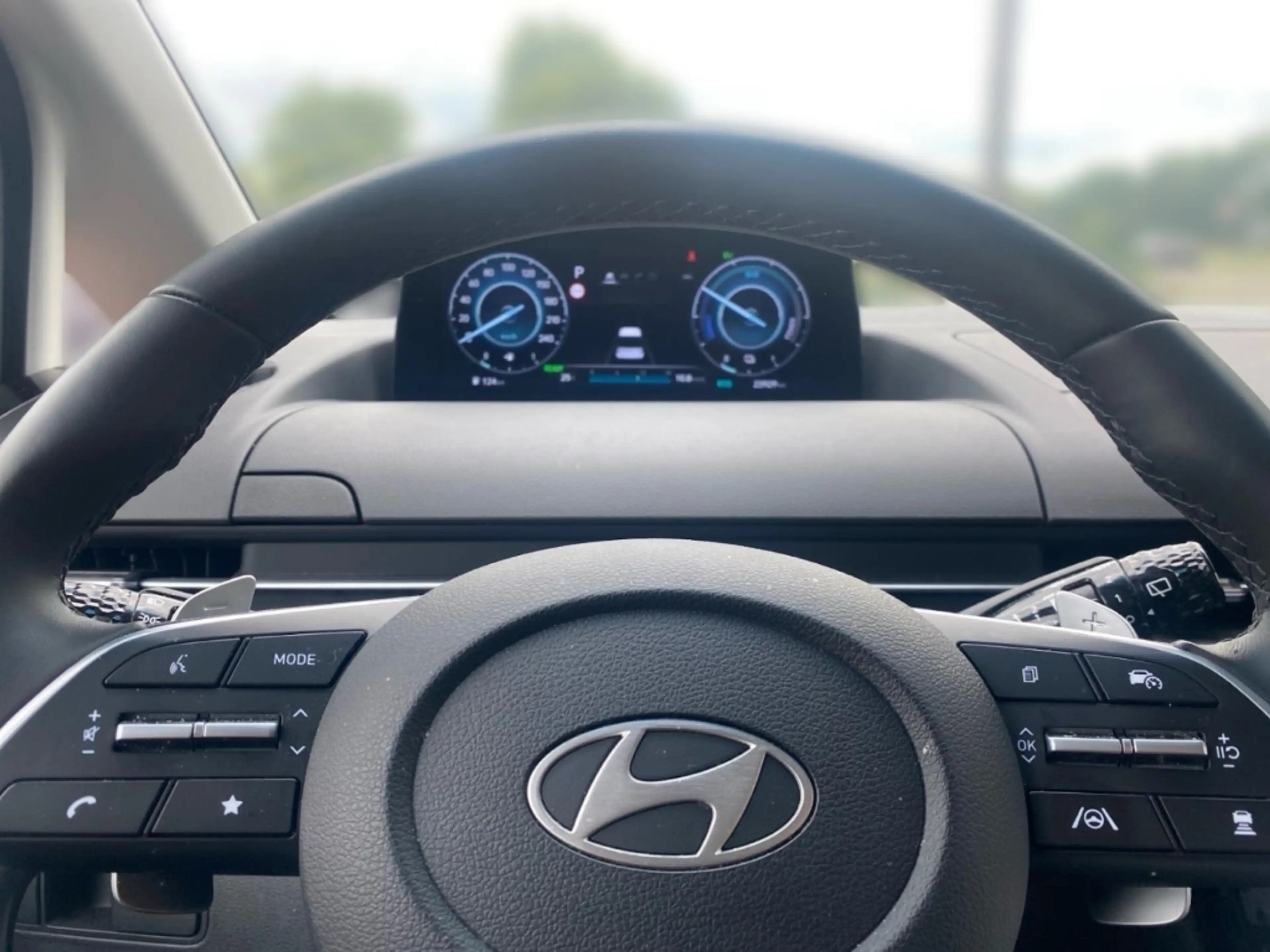 Hyundai STARIA Prime Hybrid 2WD 9-Sitzer 225PS Leder 360° LED — photo 7