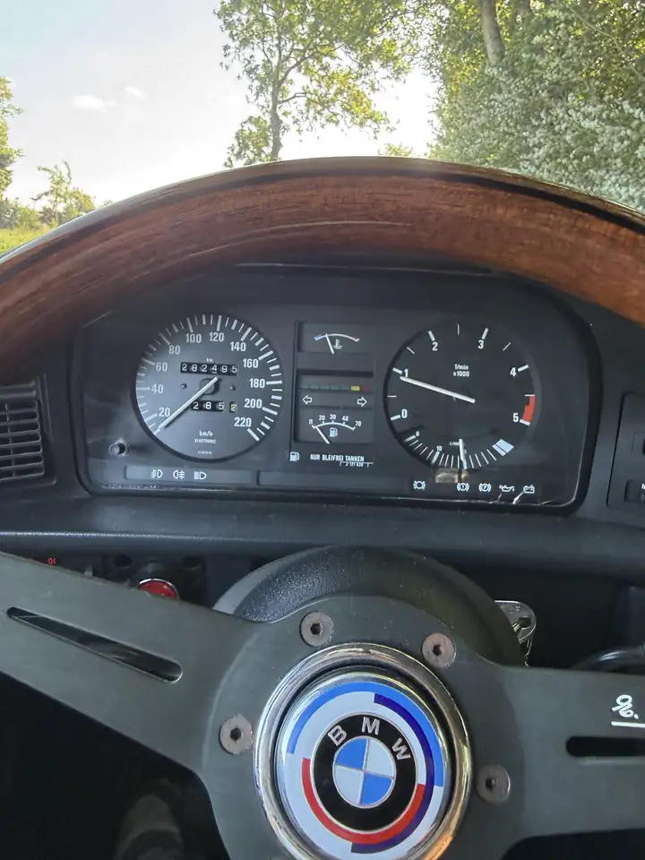 BMW 525e, foto 11