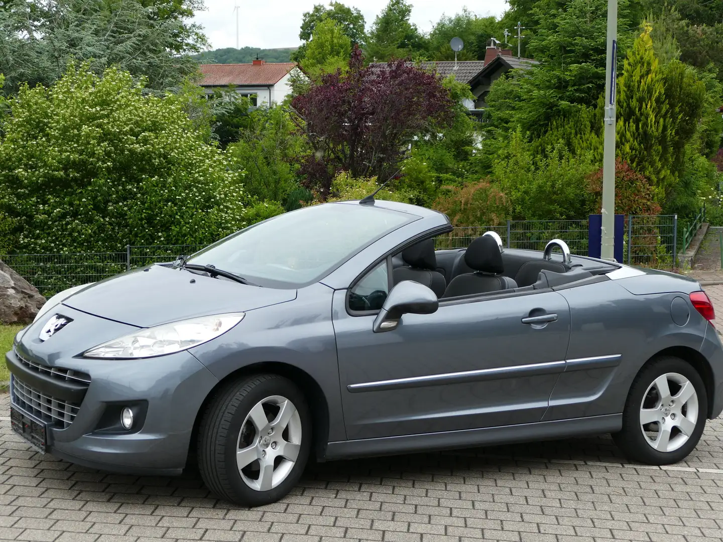 Peugeot 207 CC 120 VTi Premium Grau - 1