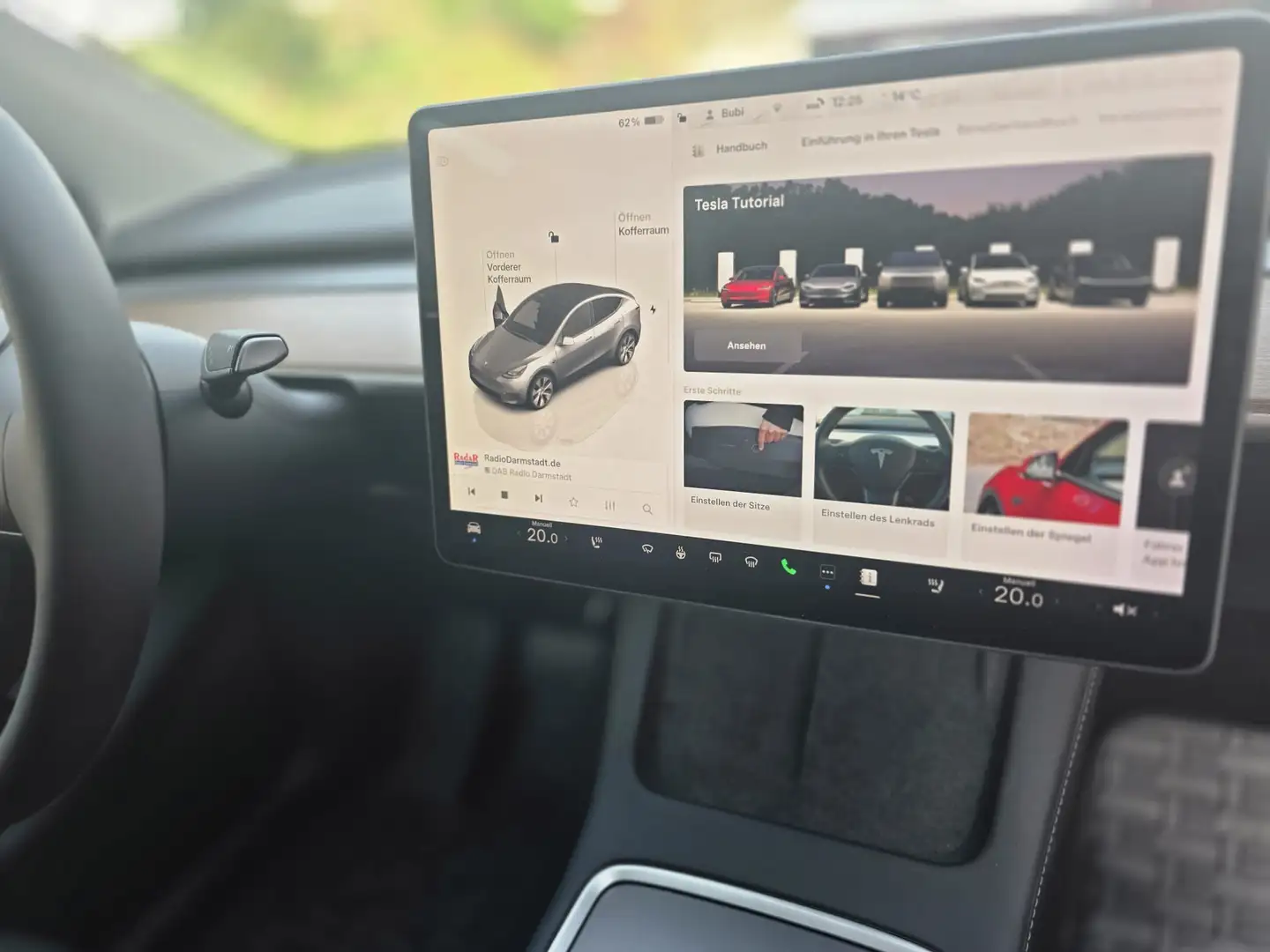 Tesla Model Y Long Range Allradantrieb Grau - 2