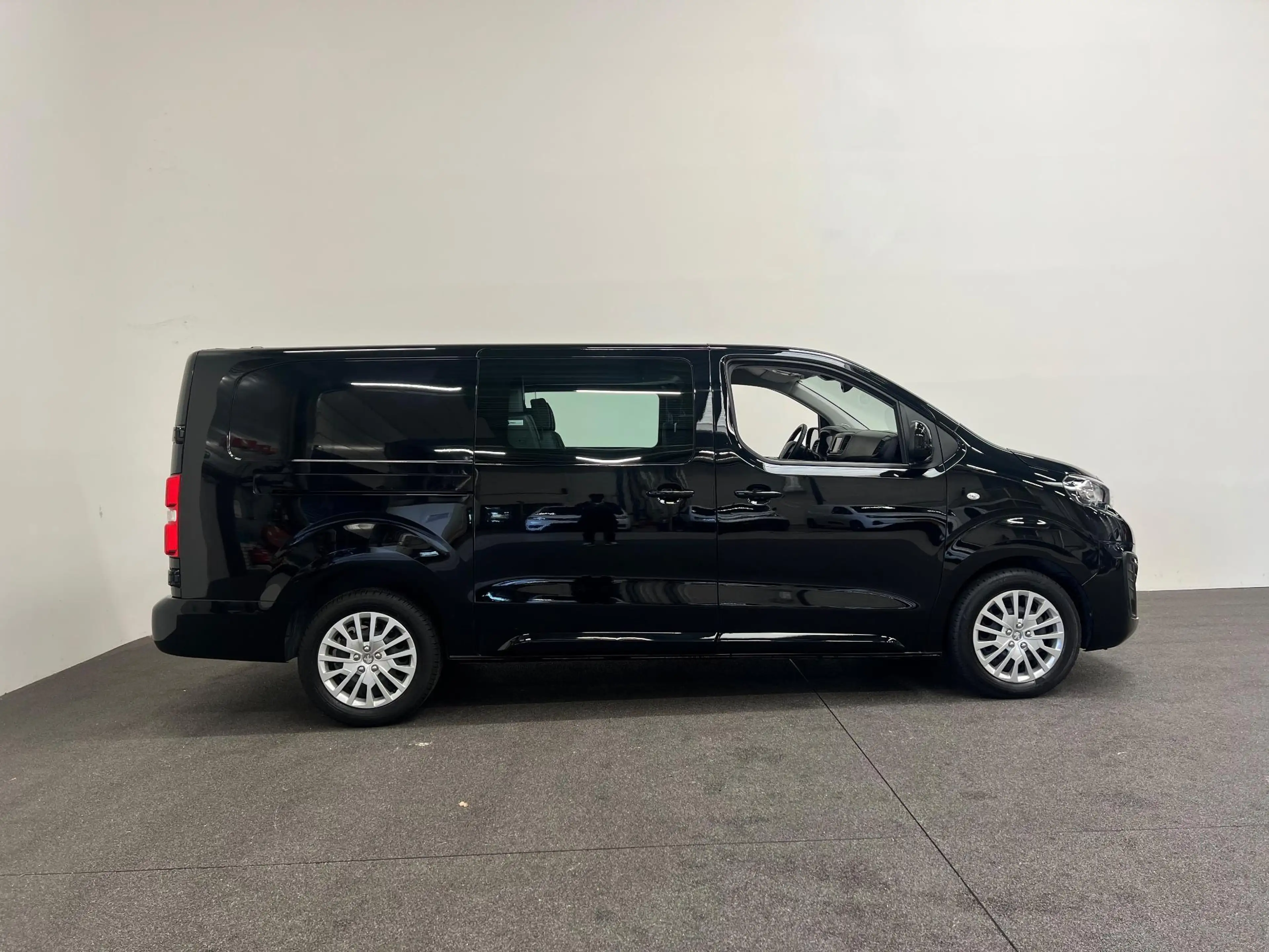 Peugeot Expert 2.0 BlueHDI 145PK Dubbele Cabine Automaat Airco Bl — photo 10
