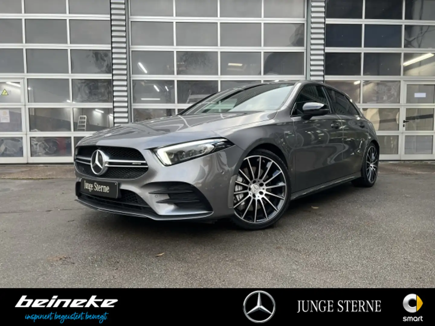 Mercedes-Benz A 35 AMG AMG A 35 4M Night Multibeam Pano Keyless RFK 19" Grau - 2