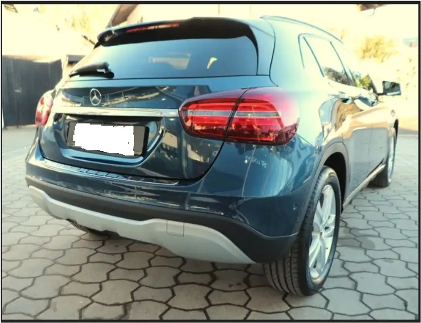 Mercedes-Benz GLA 180 GLA 180 Aut. Blau - 2