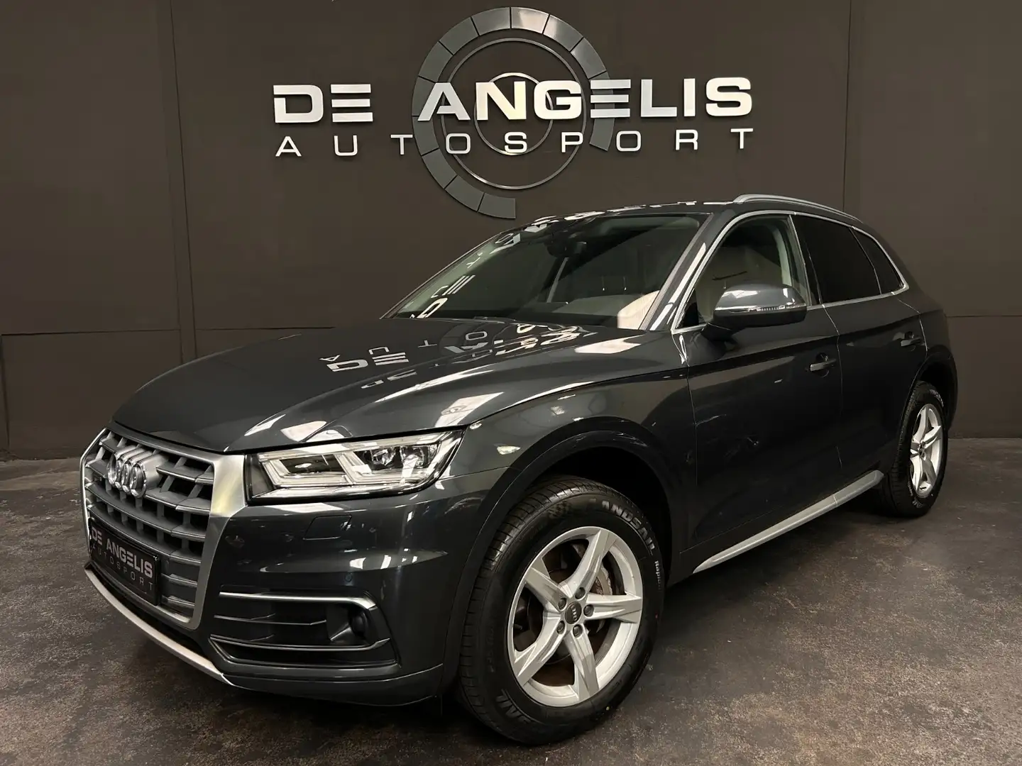 Audi QUATTRO DESIGN LUXE Gris - 1