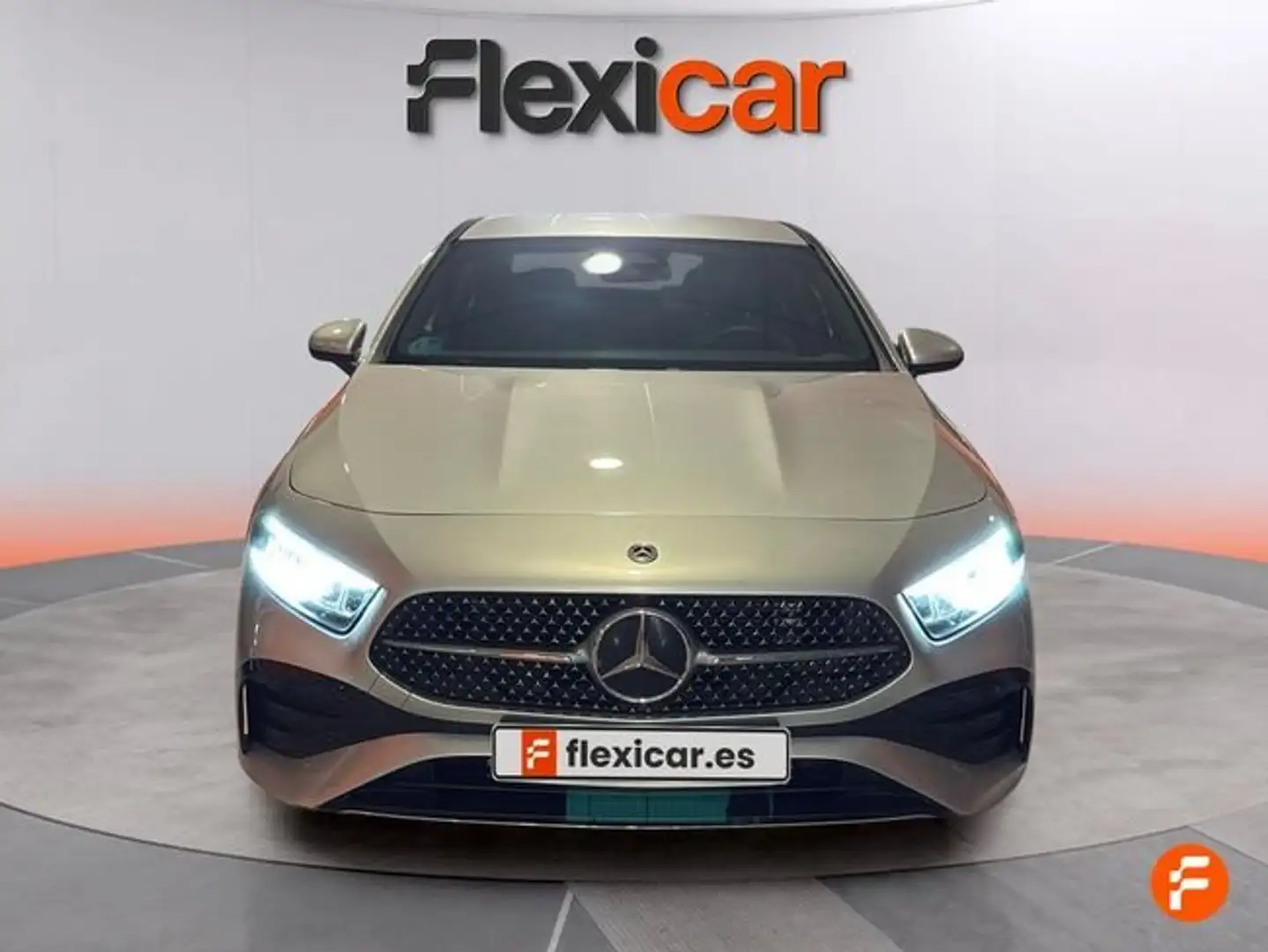 Mercedes-Benz A 200 Sedán Gris - 2